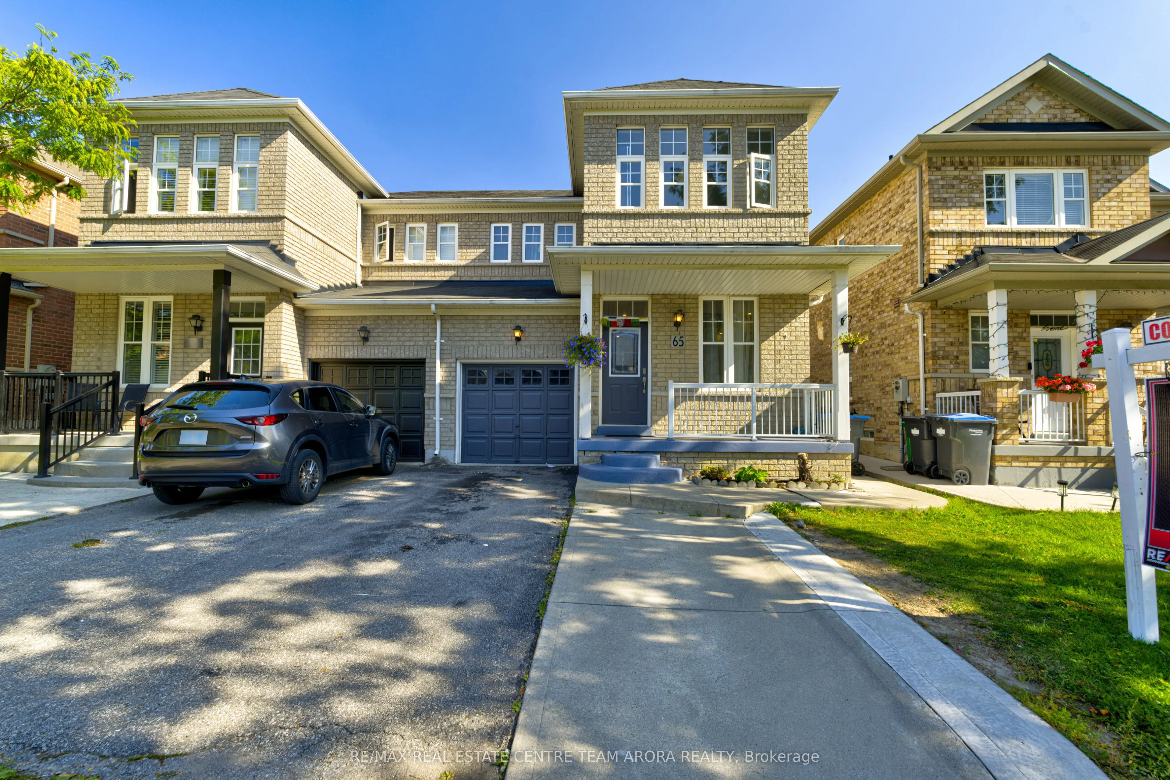 65 Pergola Way