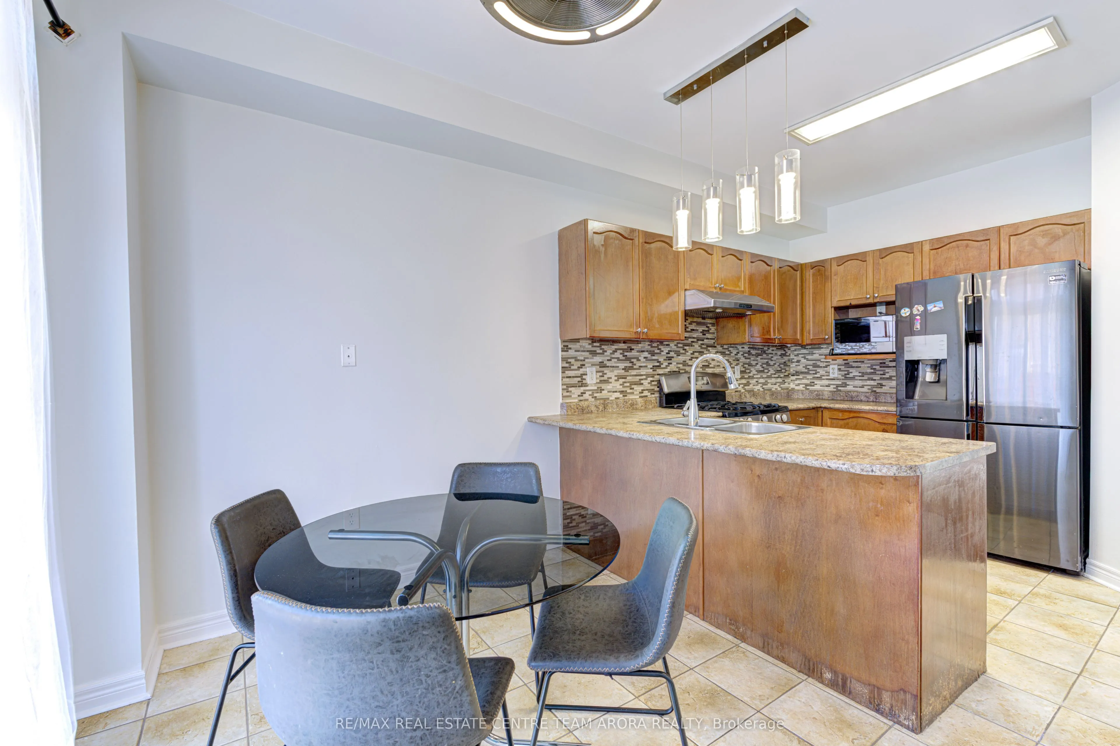 65 Pergola Way