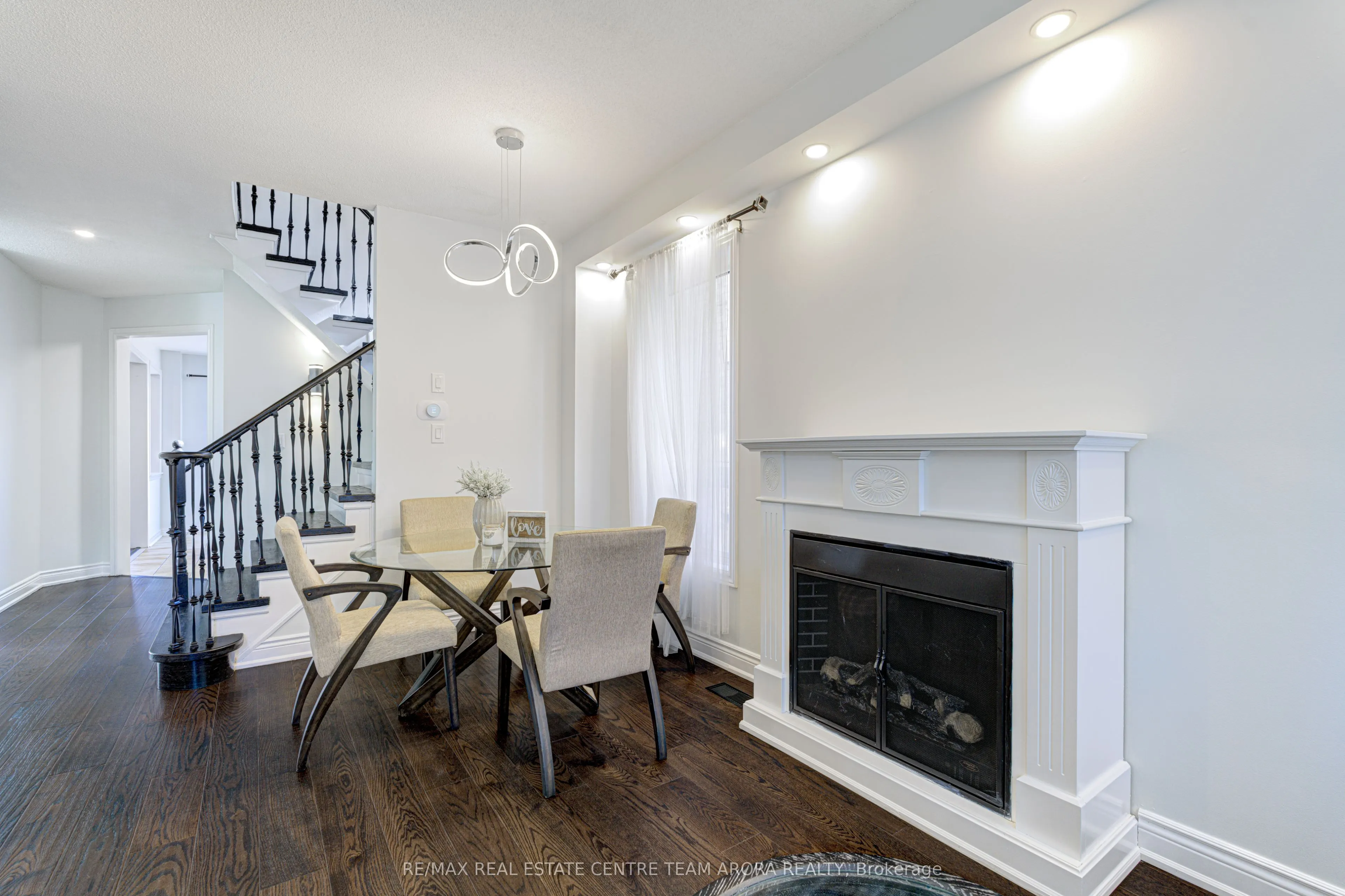 65 Pergola Way