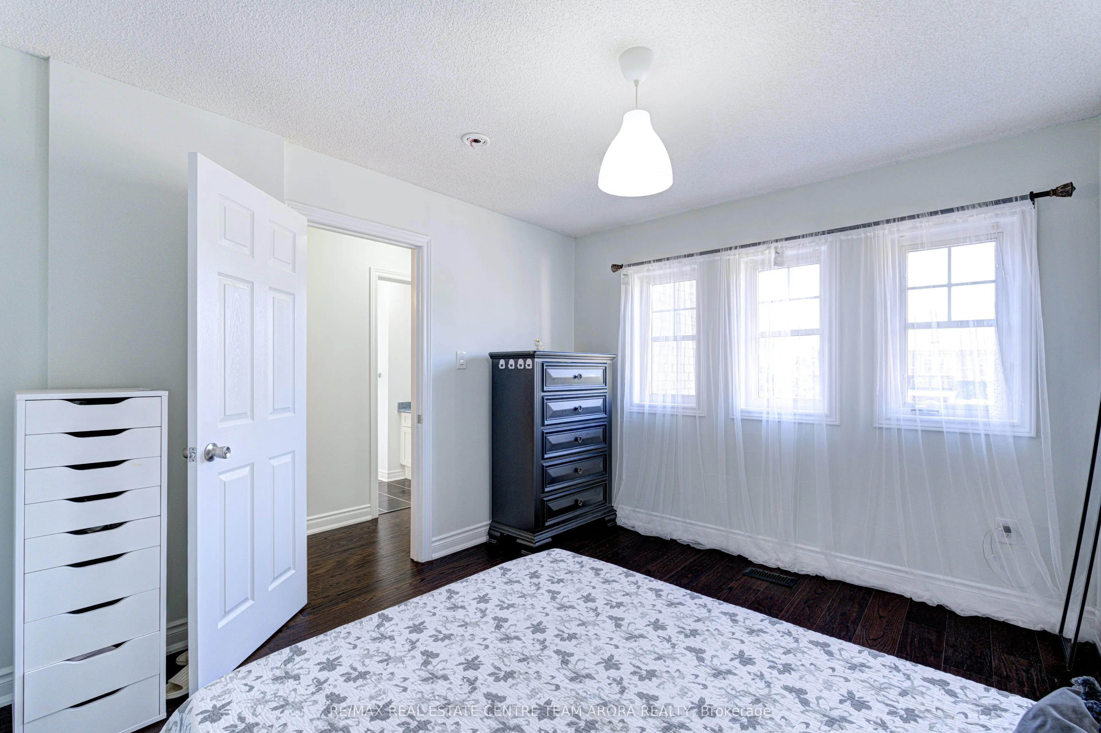 65 Pergola Way
