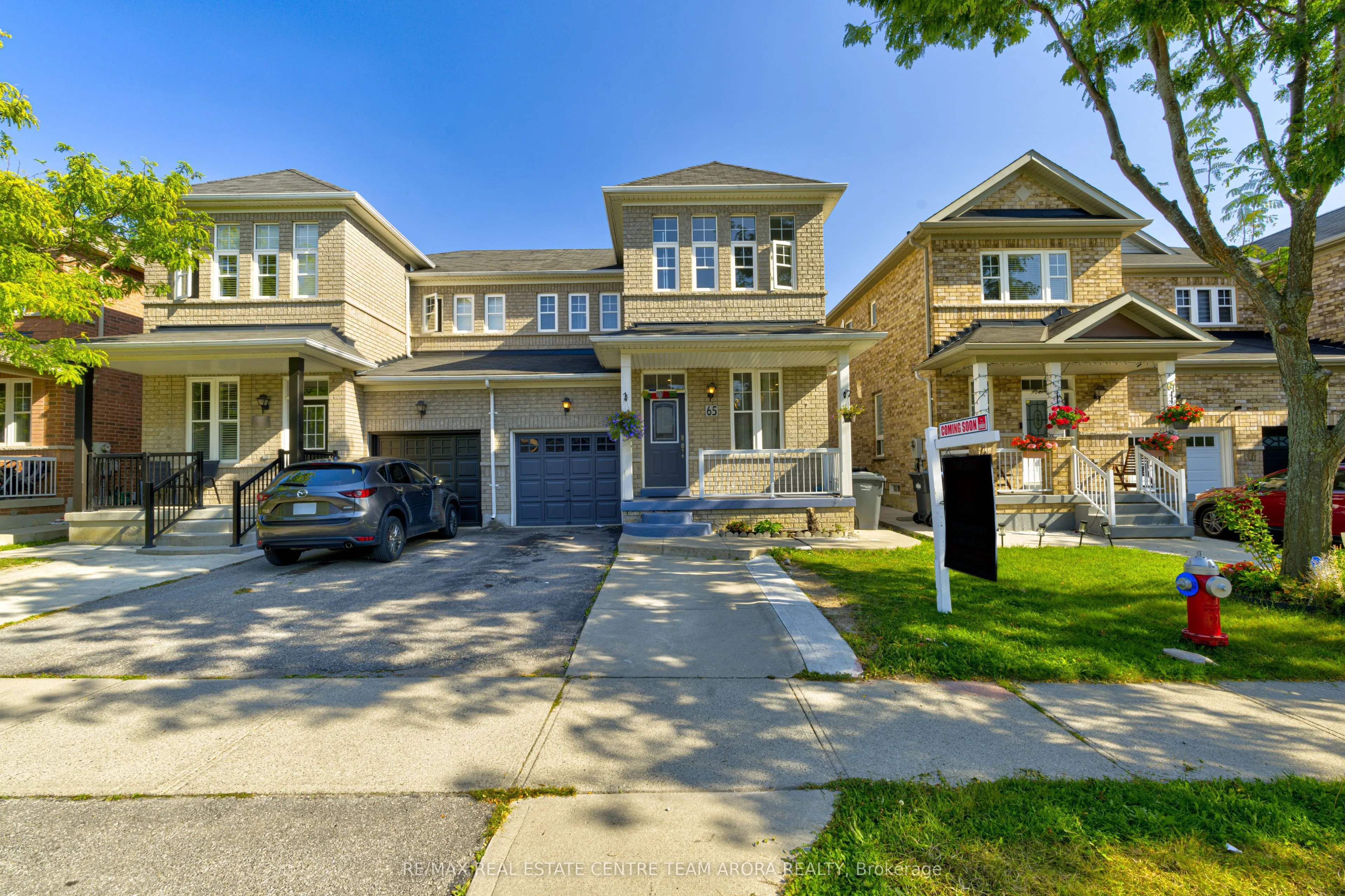65 Pergola Way
