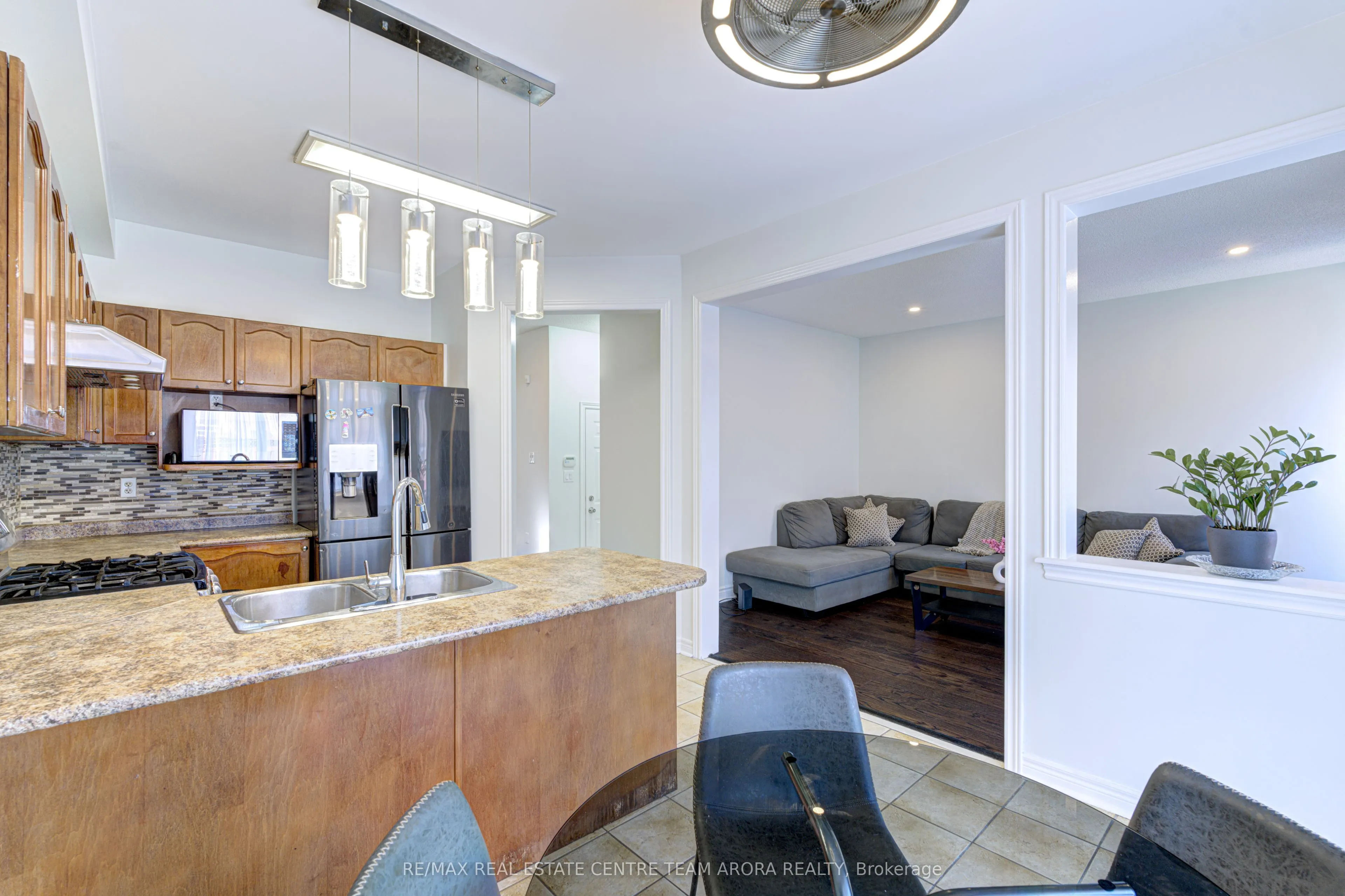 65 Pergola Way