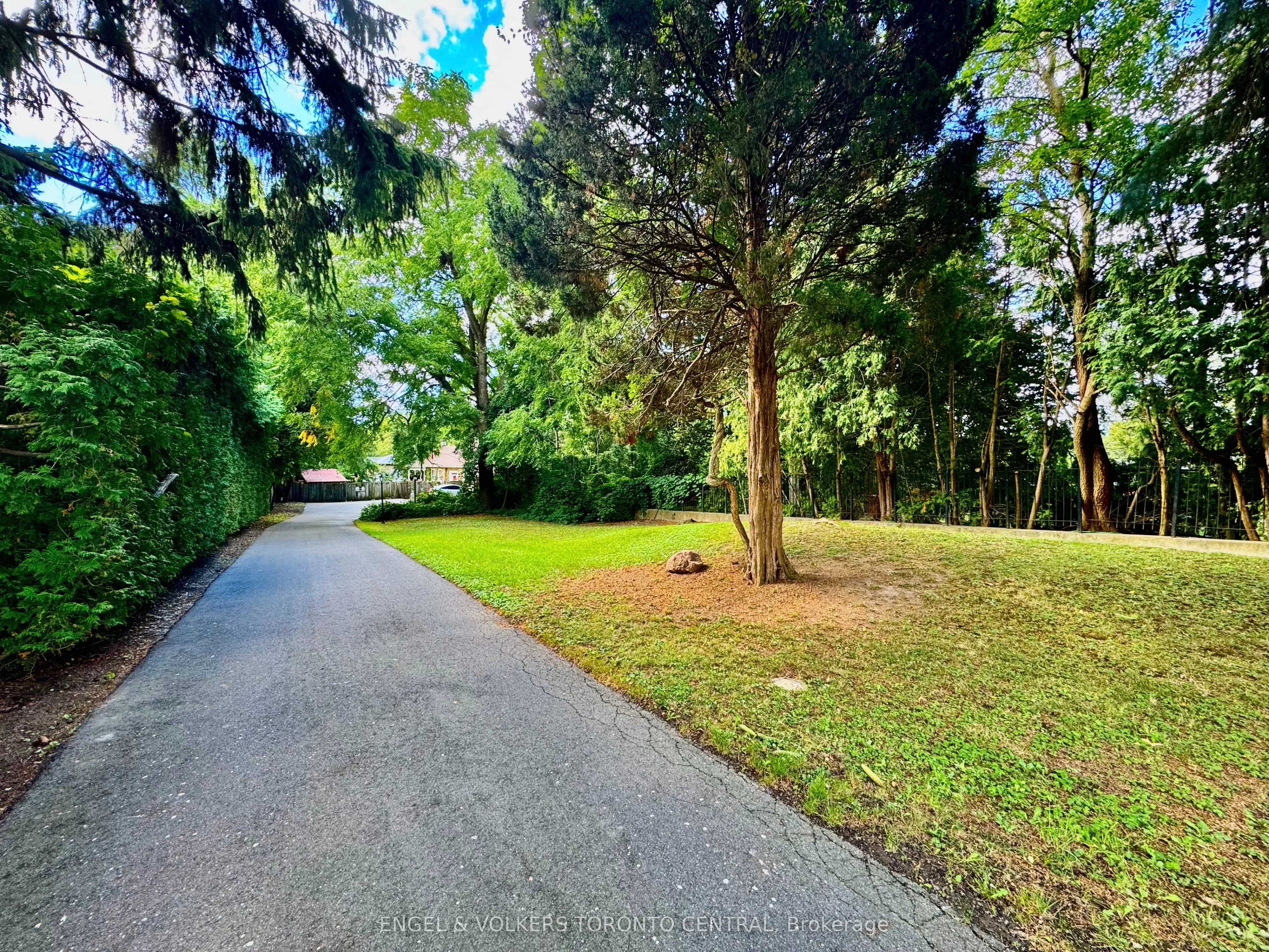85 Yorkleigh Avenue