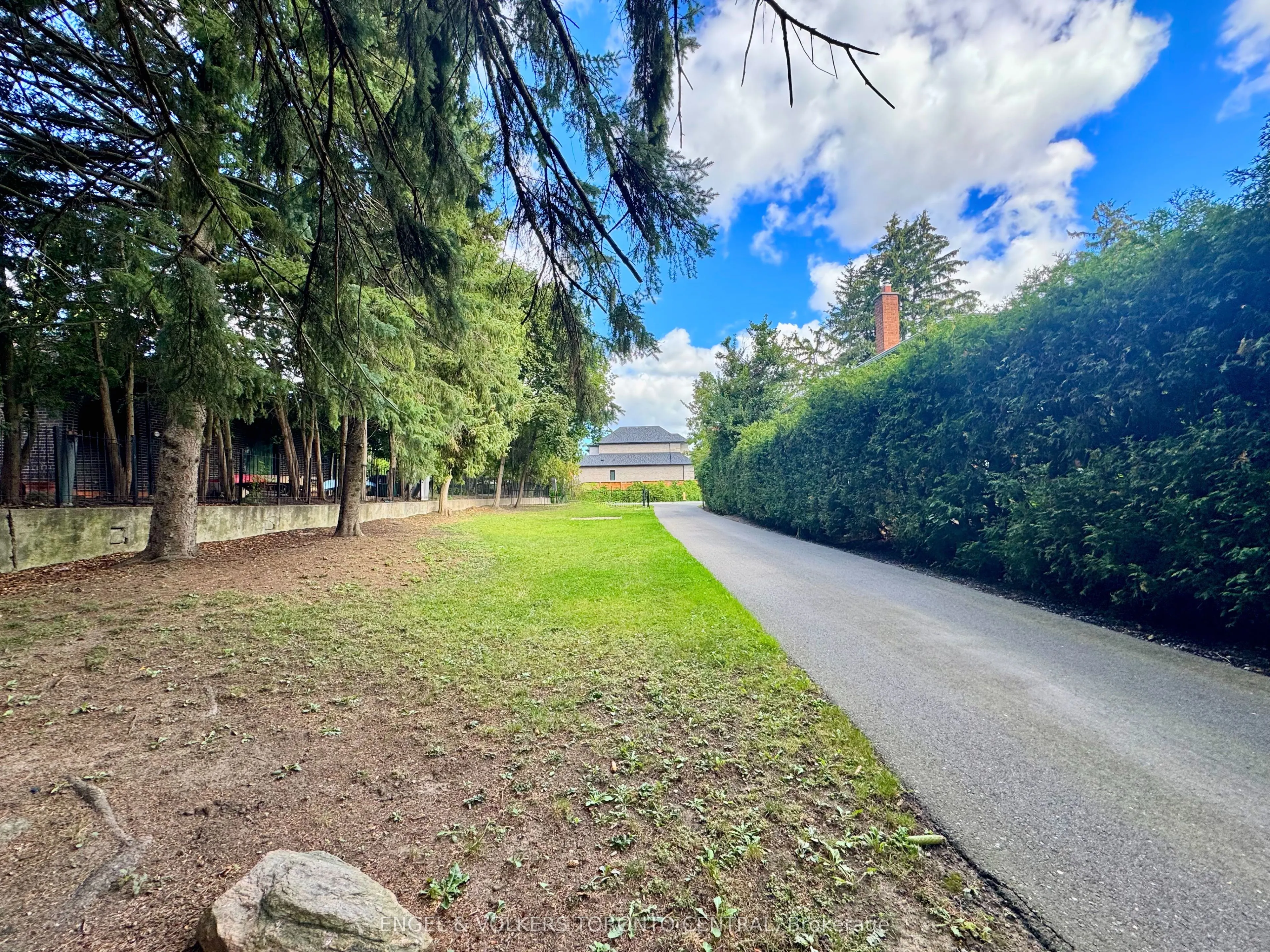 85 Yorkleigh Avenue