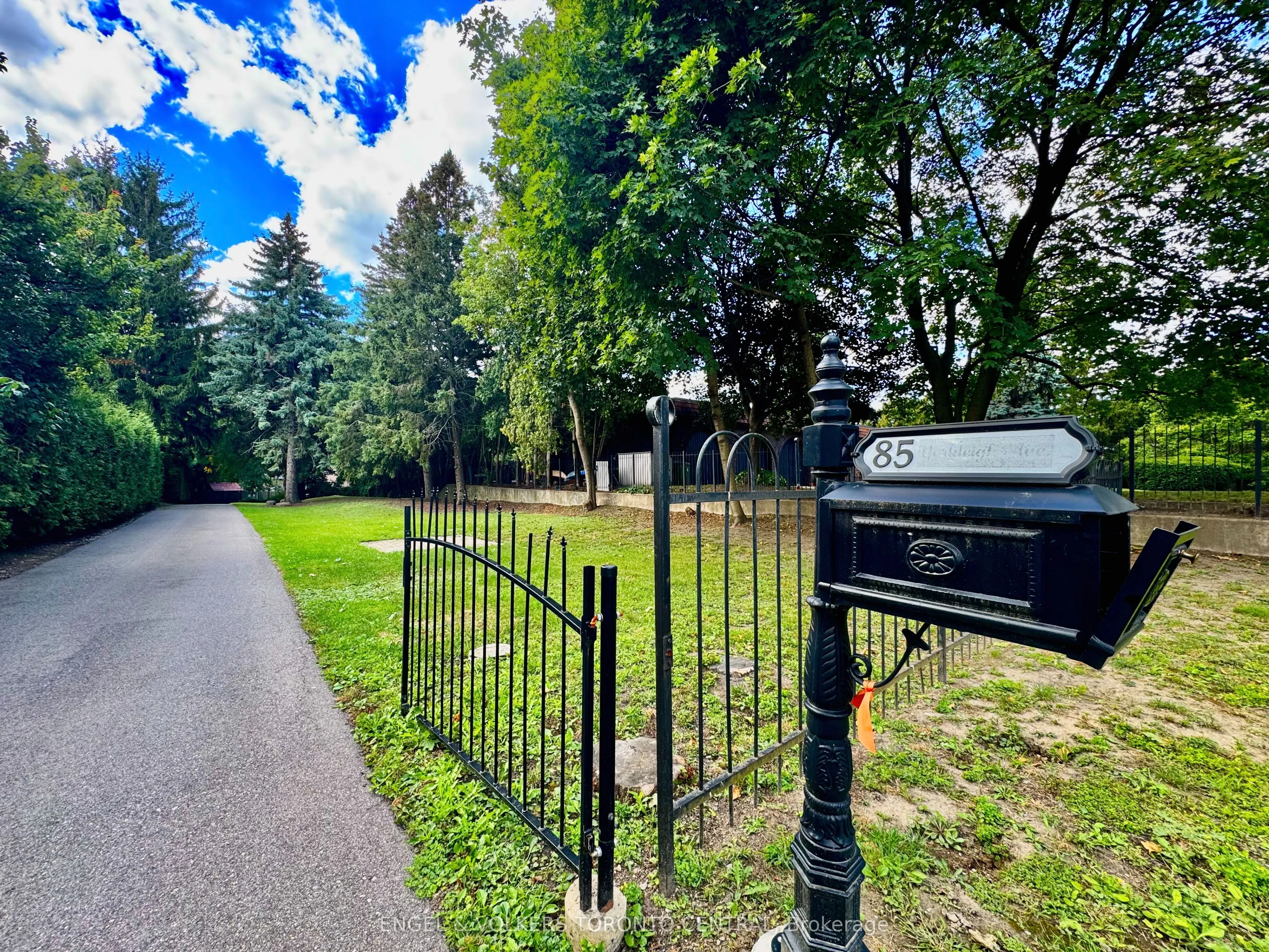 85 Yorkleigh Avenue