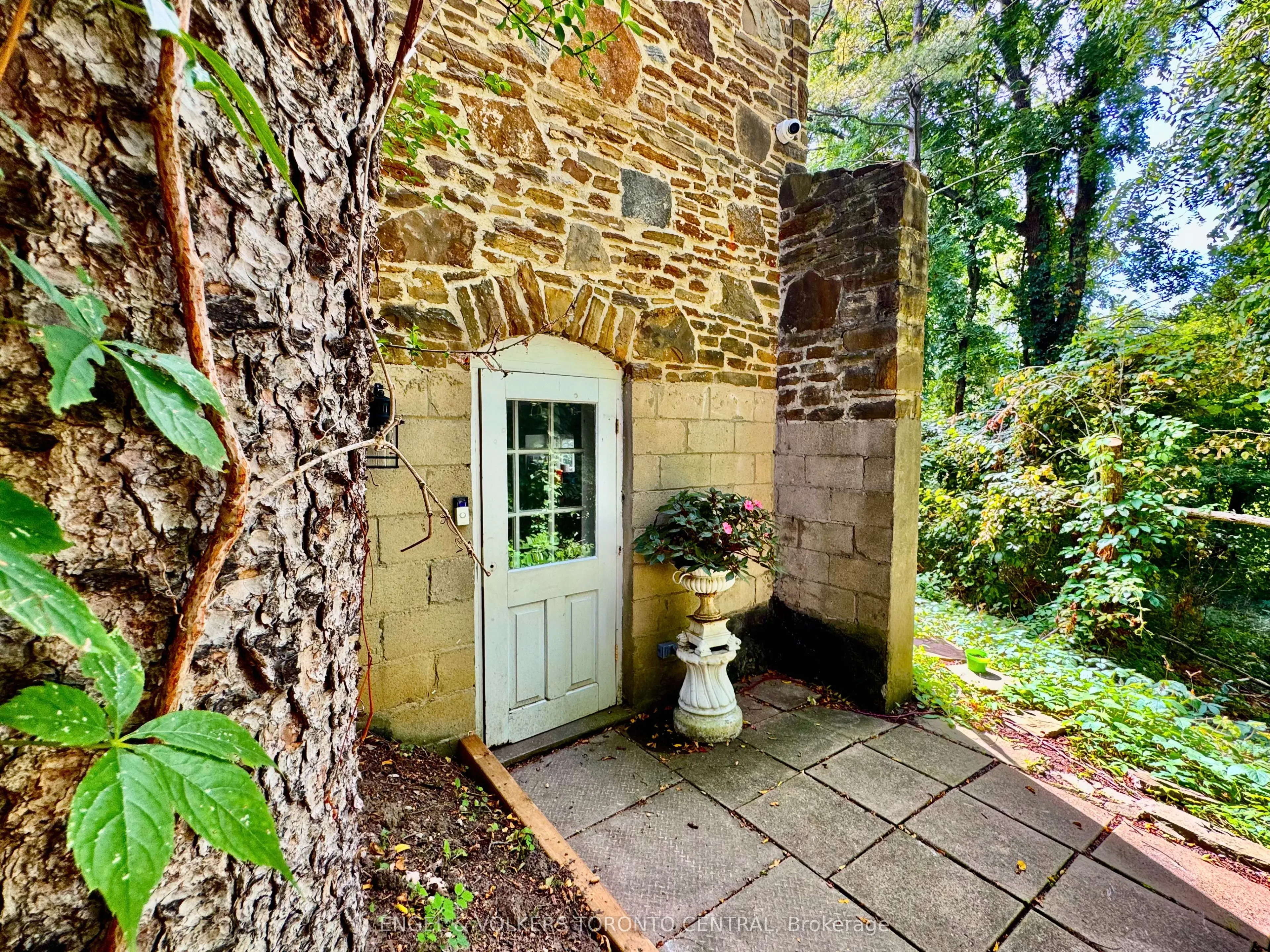 85 Yorkleigh Avenue