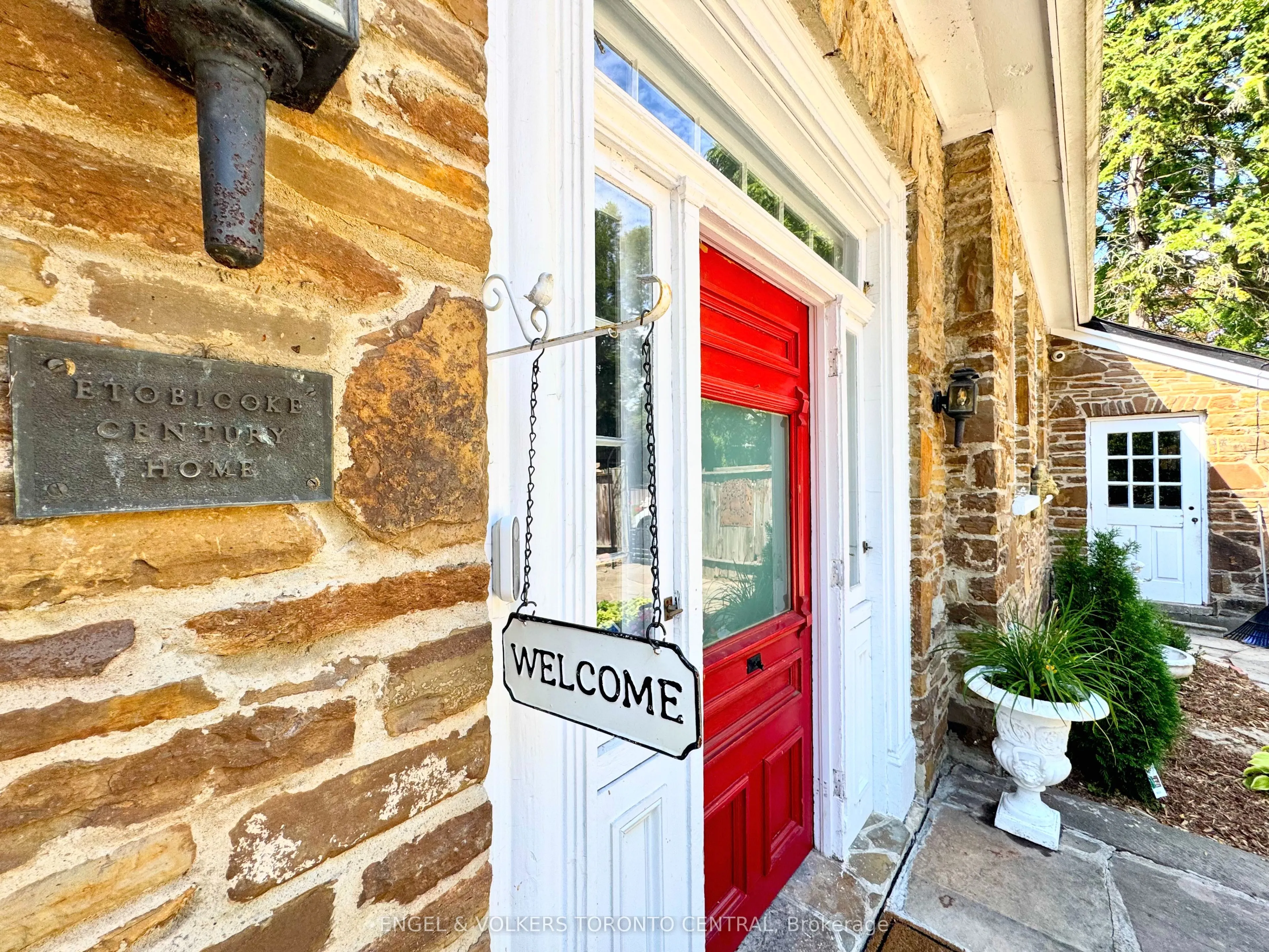 85 Yorkleigh Avenue