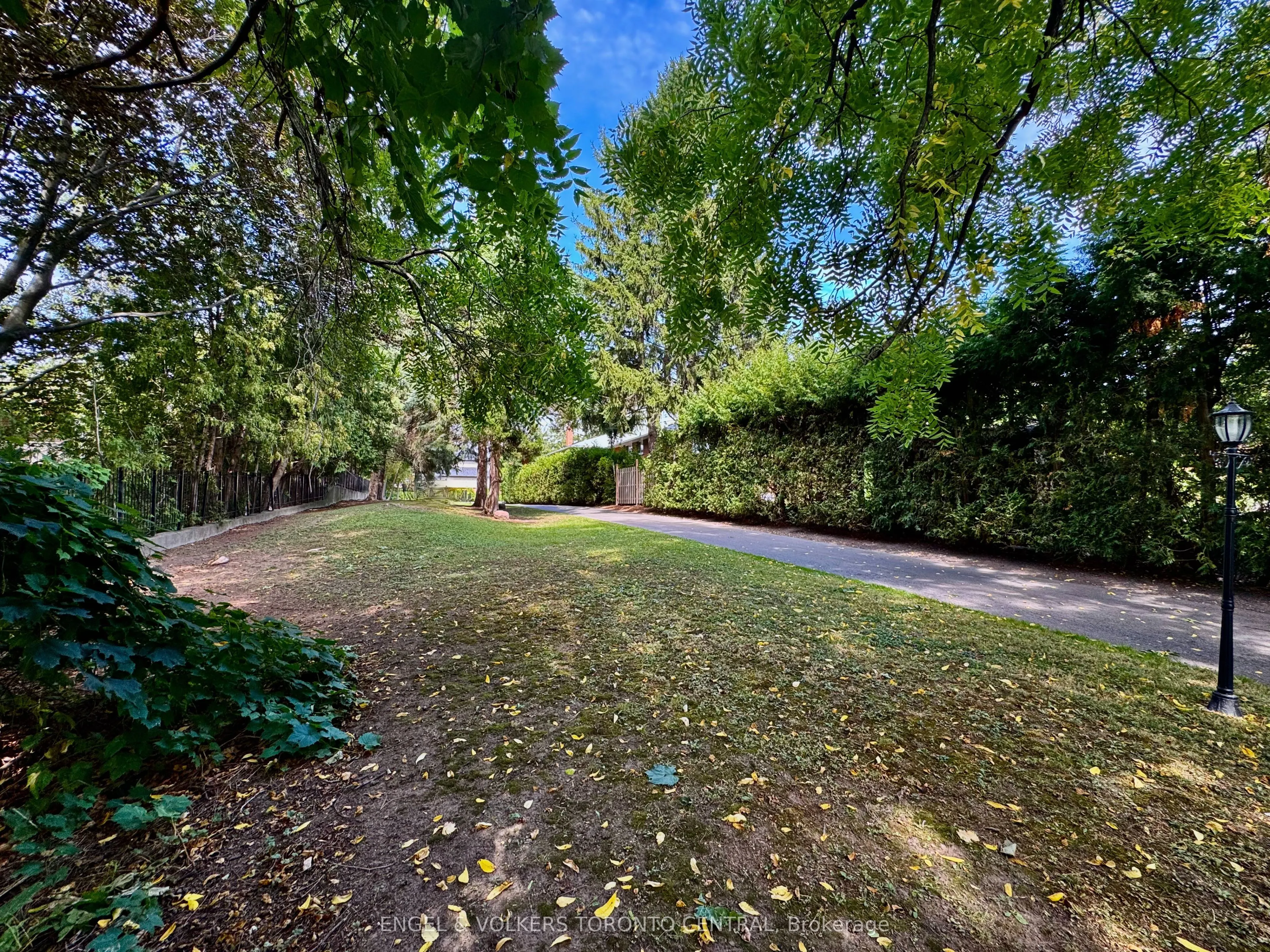 85 Yorkleigh Avenue