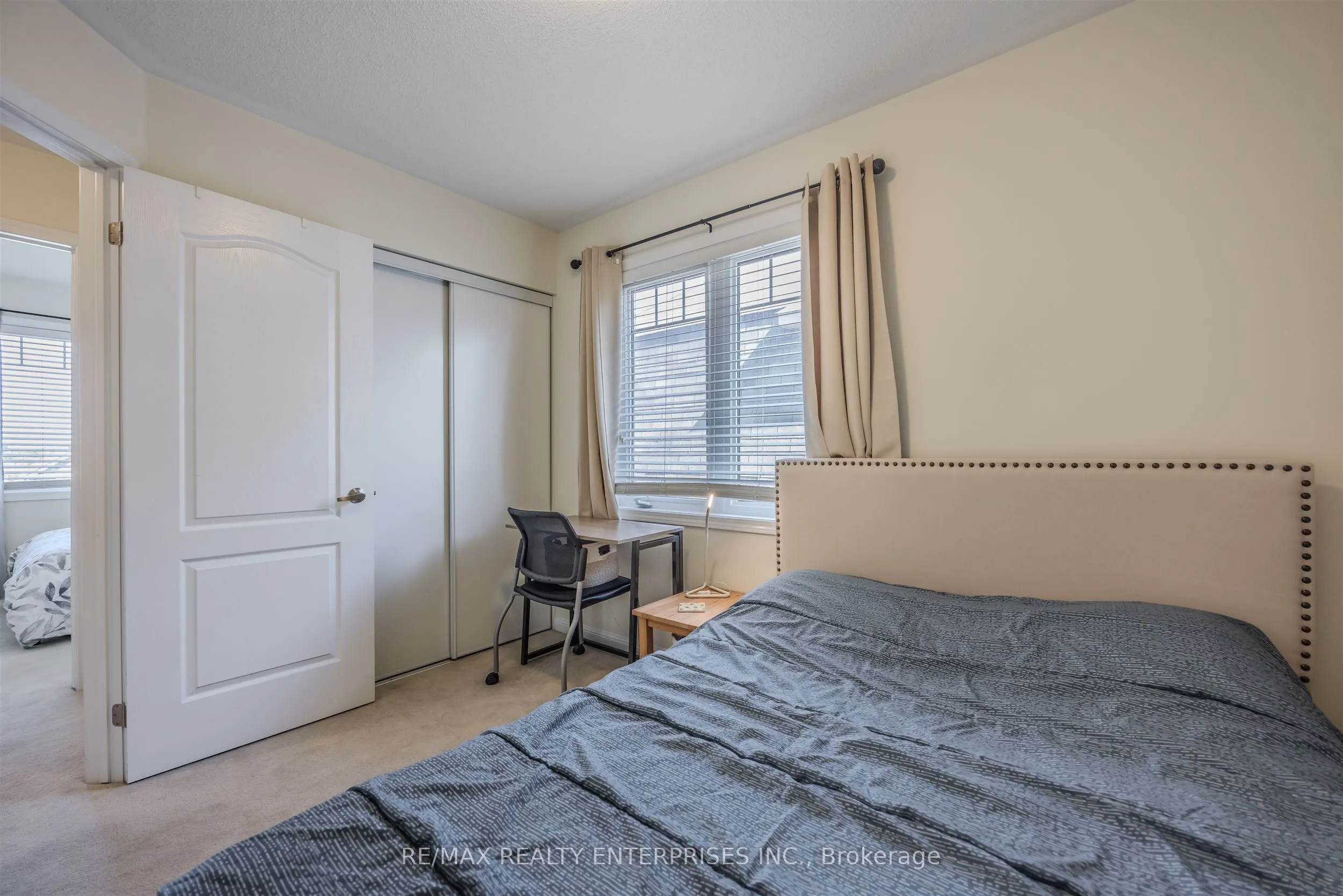 568 Attenborough Terrace