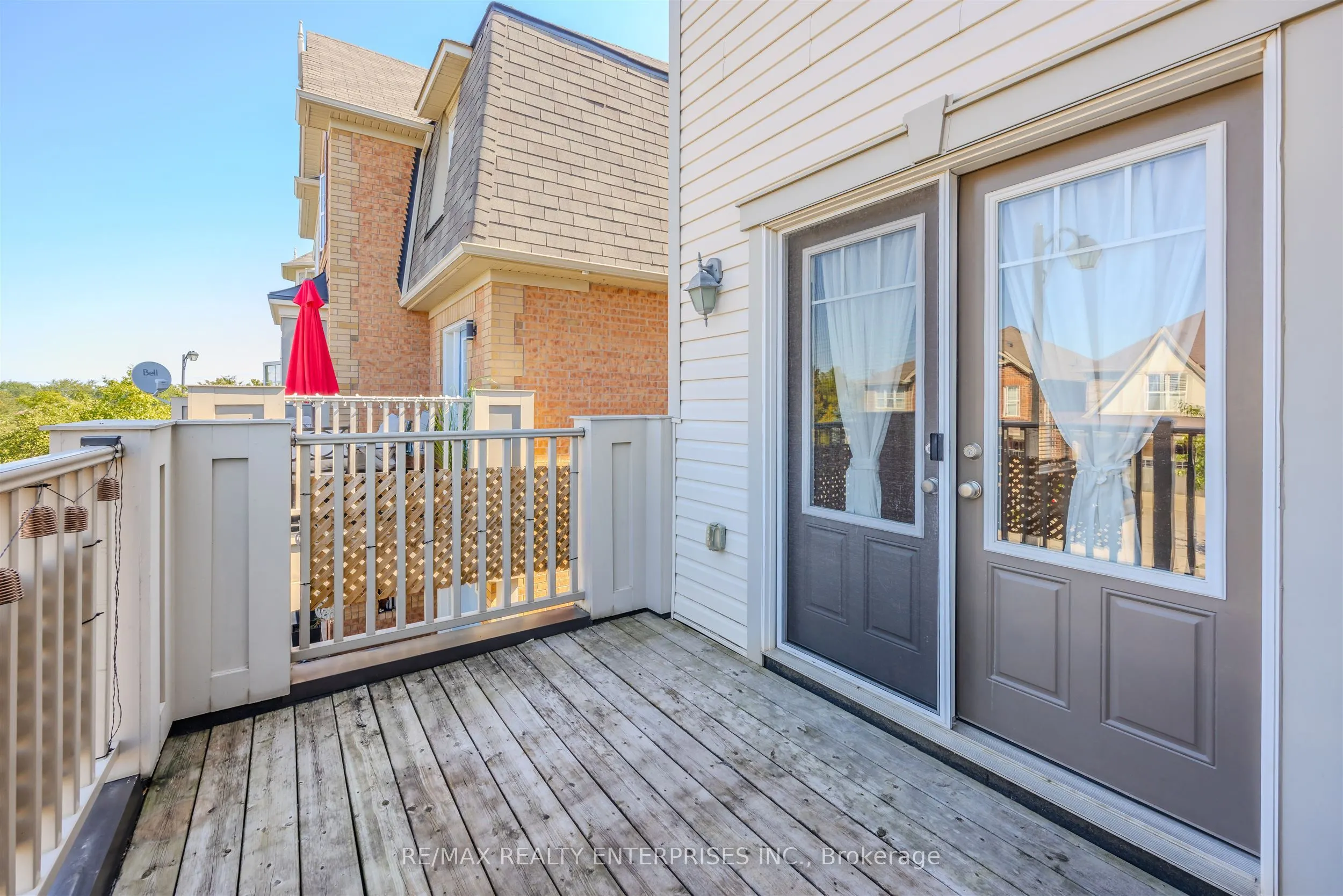 568 Attenborough Terrace