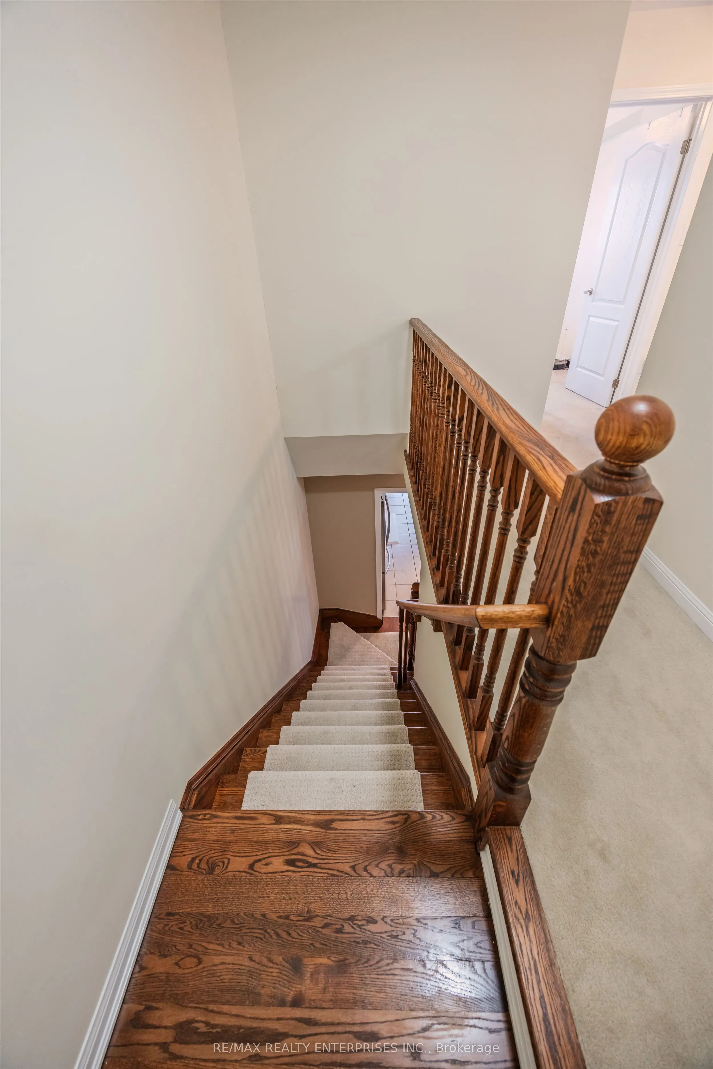 568 Attenborough Terrace