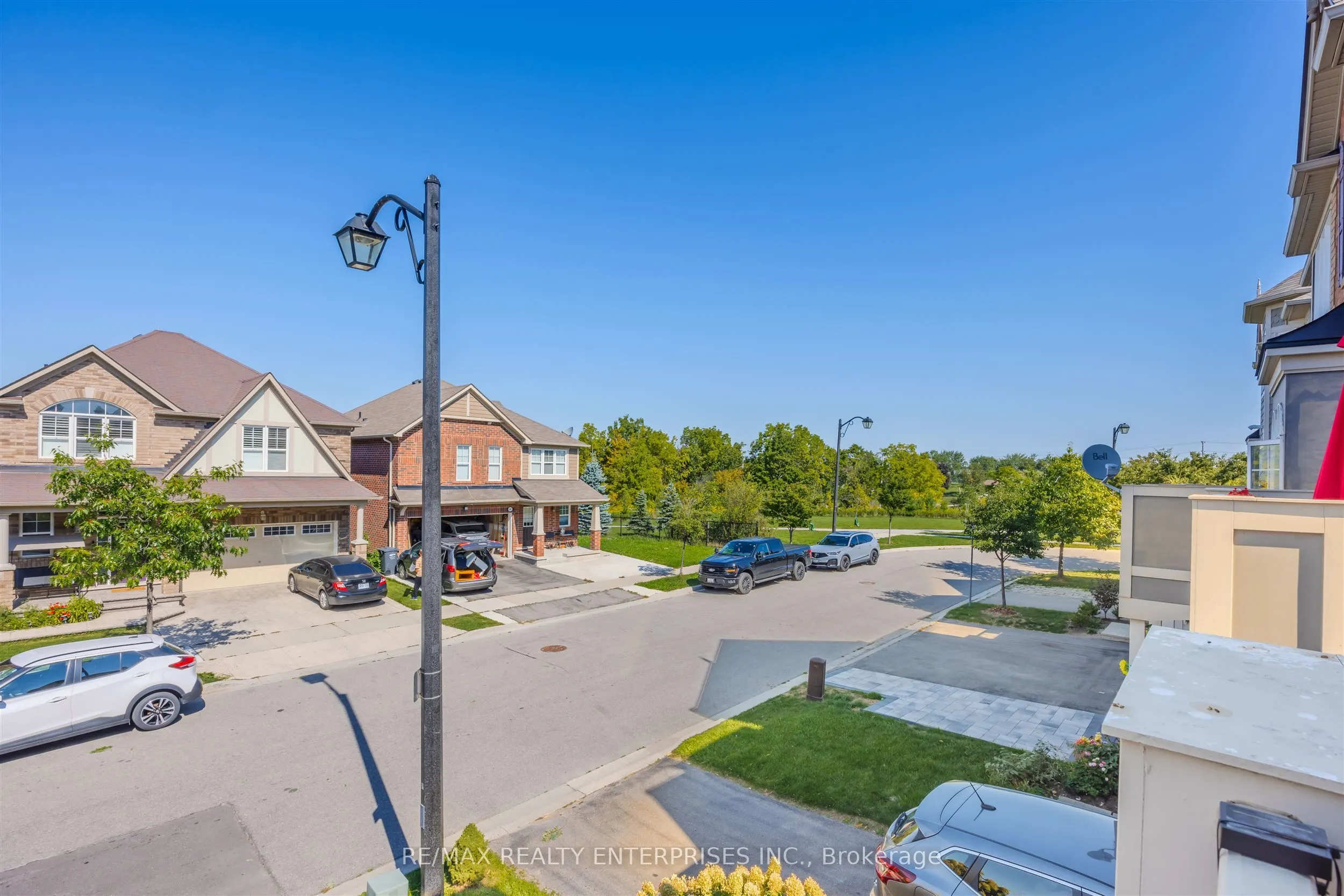 568 Attenborough Terrace