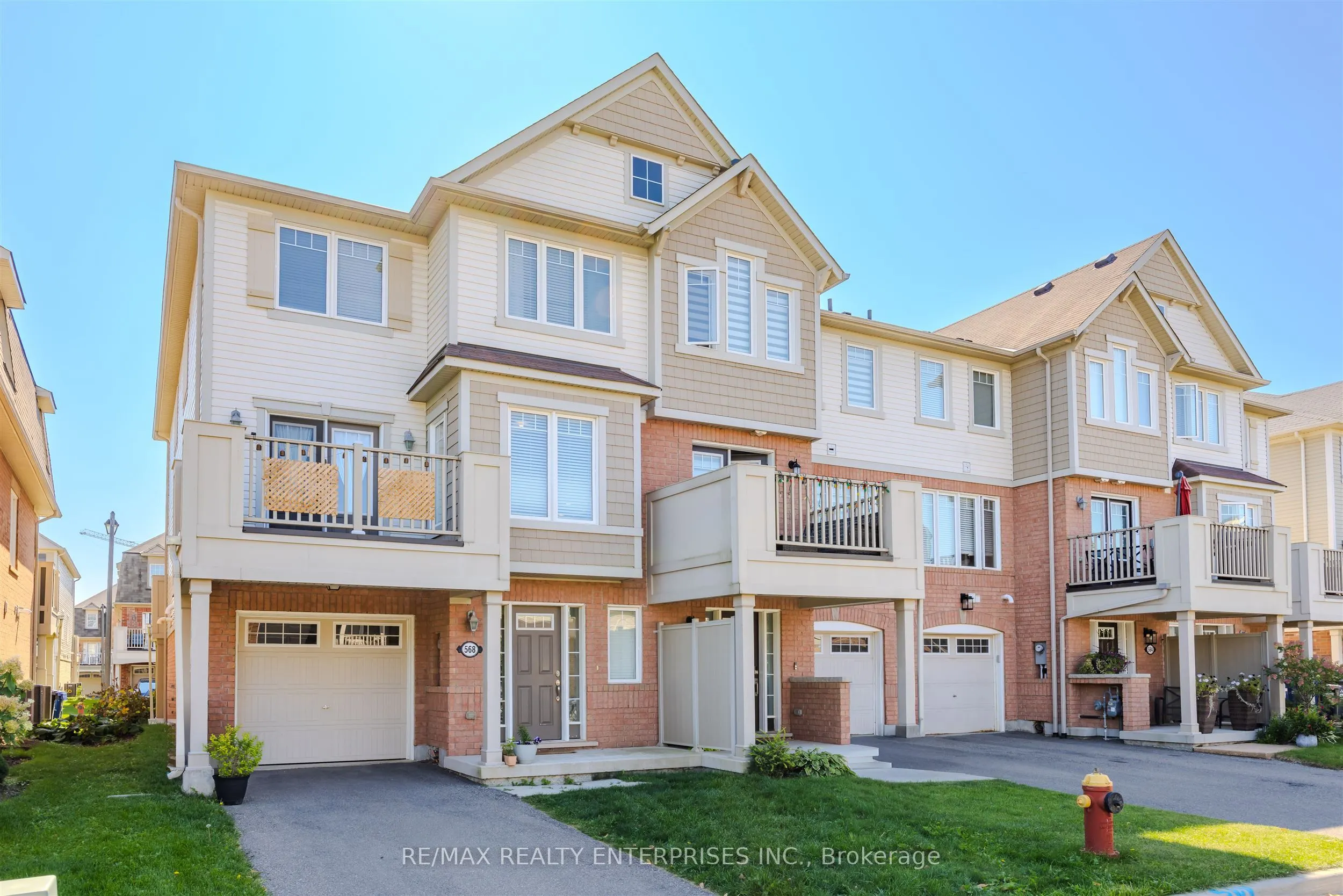 568 Attenborough Terrace