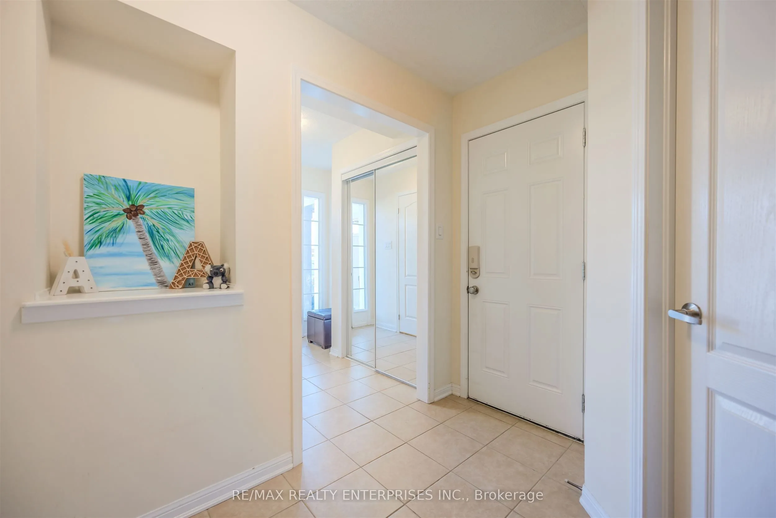 568 Attenborough Terrace