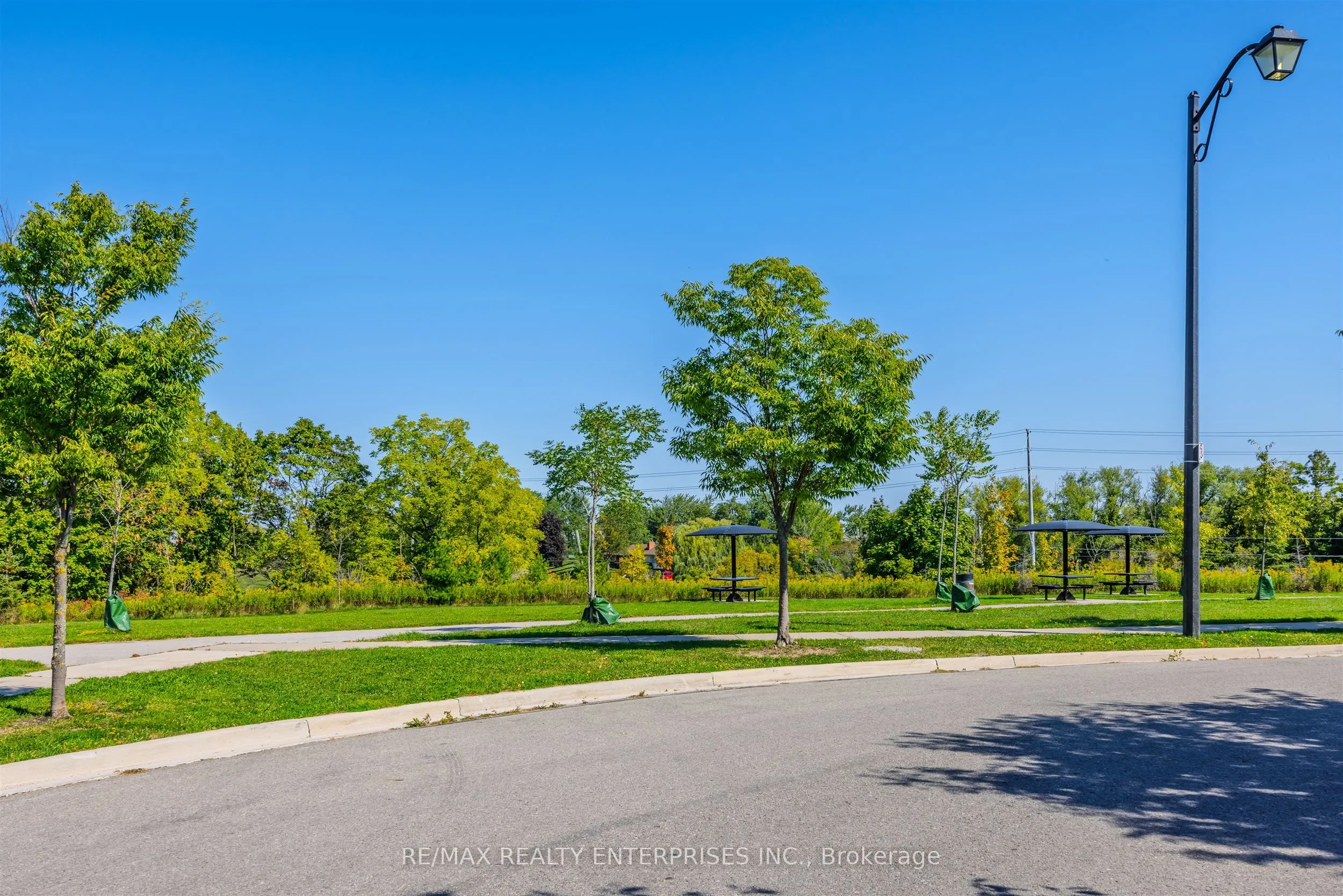 568 Attenborough Terrace