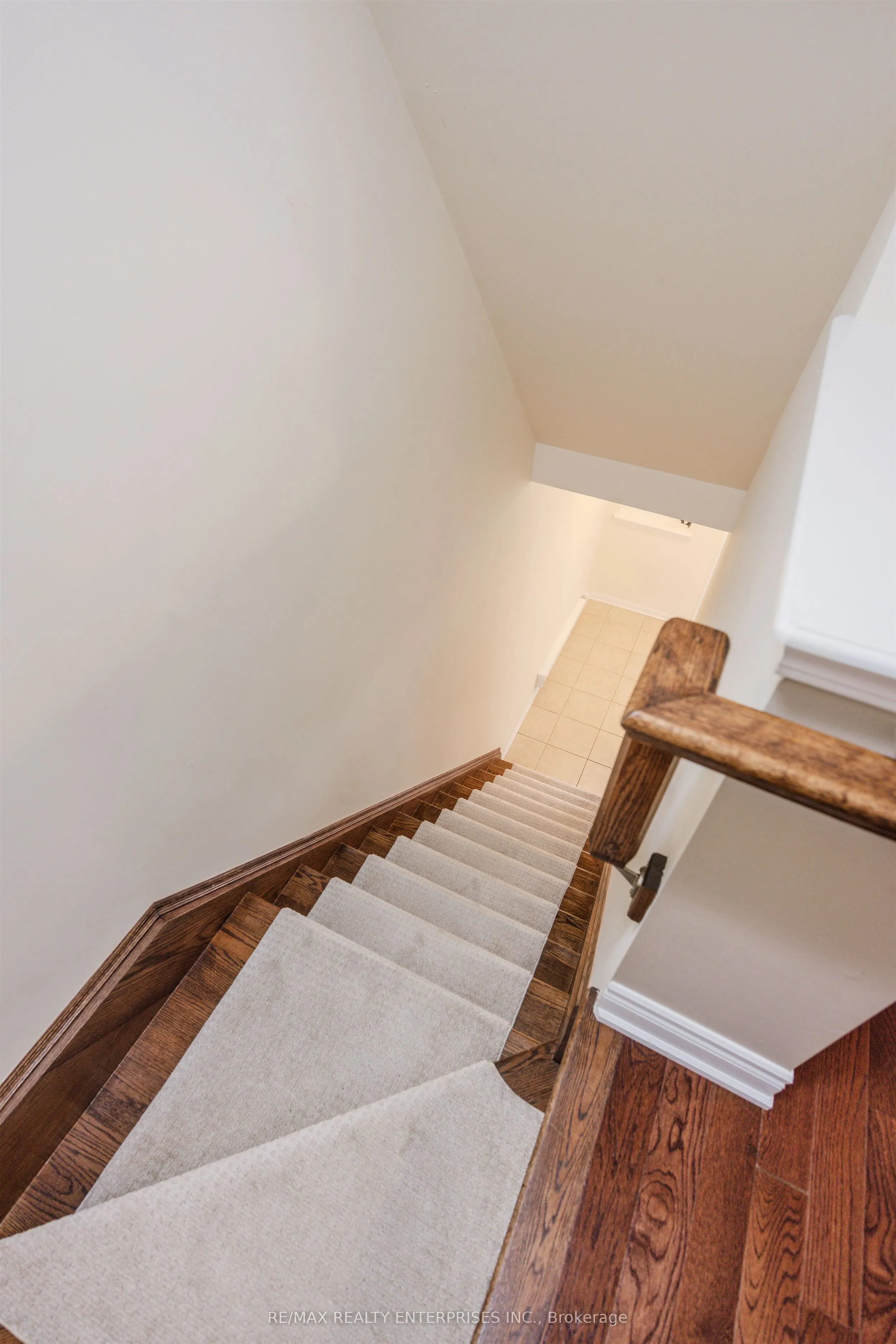 568 Attenborough Terrace