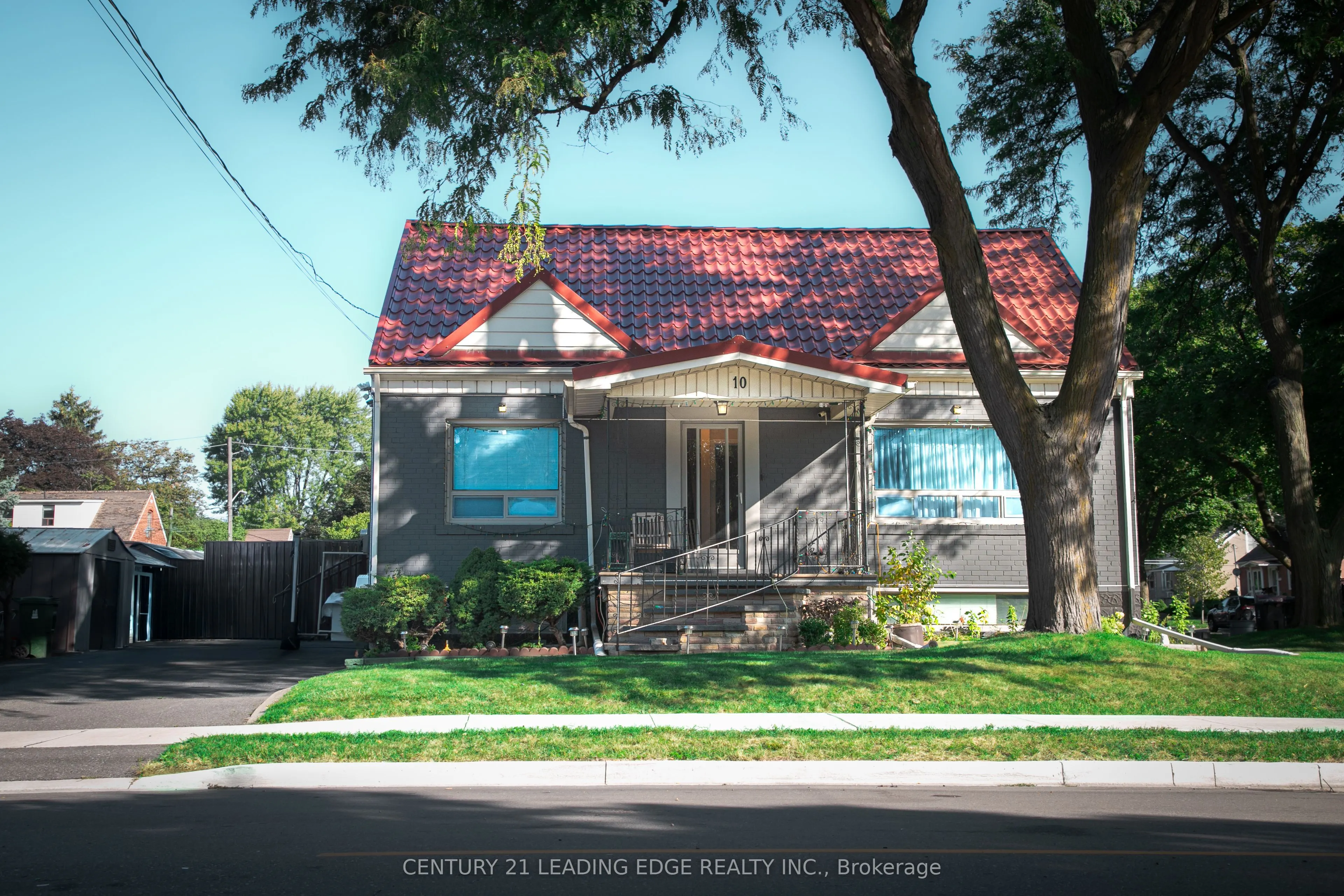 10 Yvonne Avenue