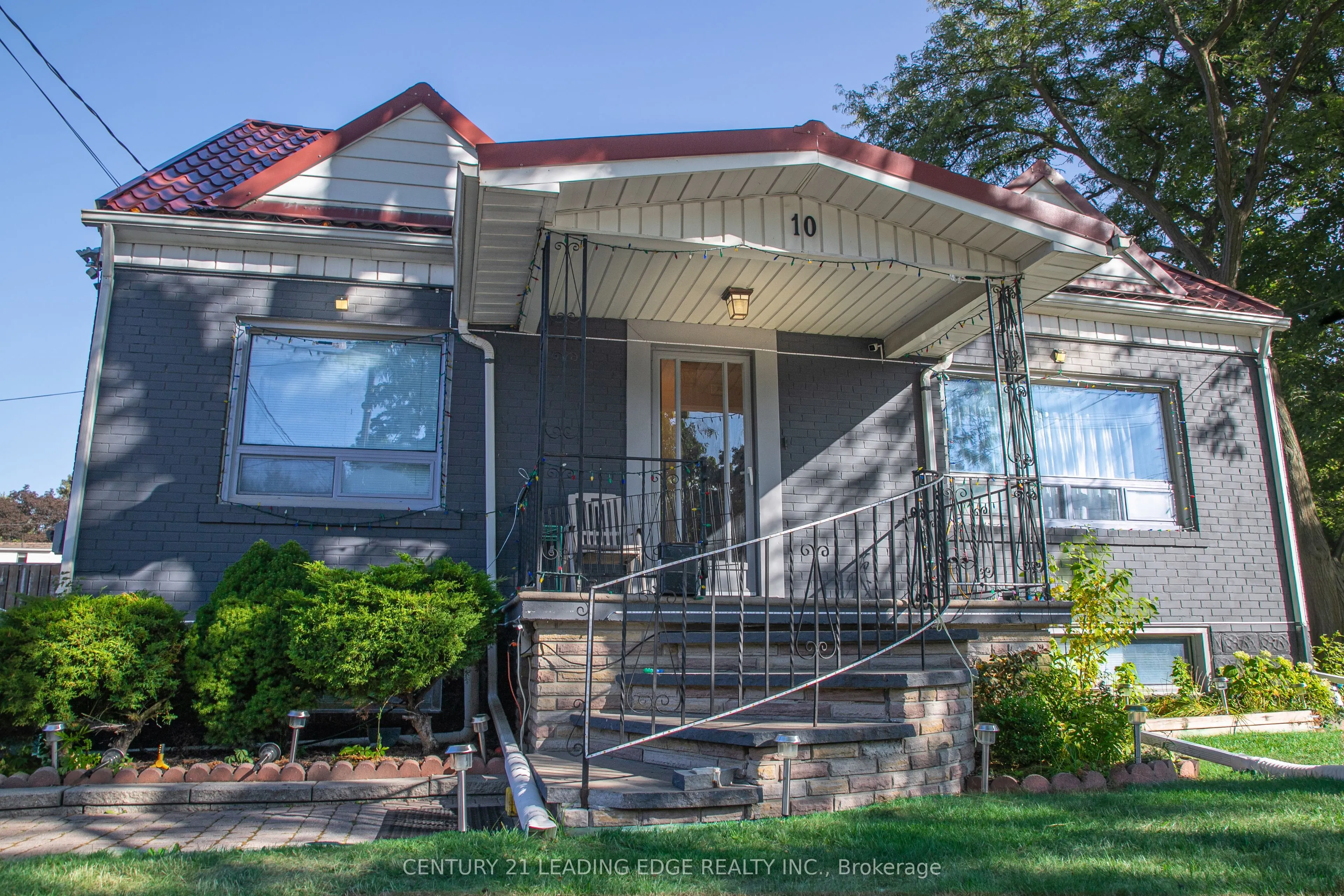10 Yvonne Avenue