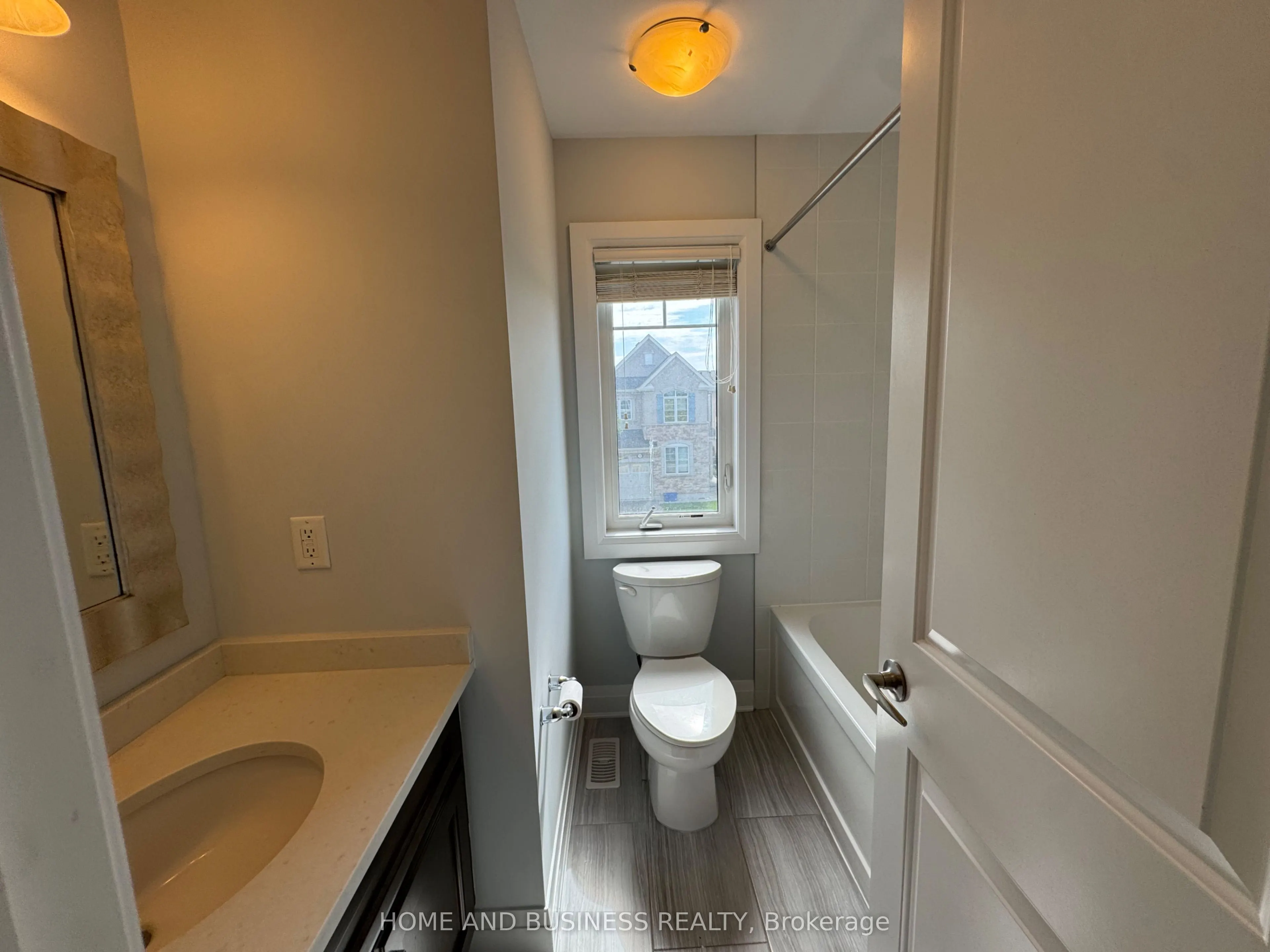 939 PENSON Crescent