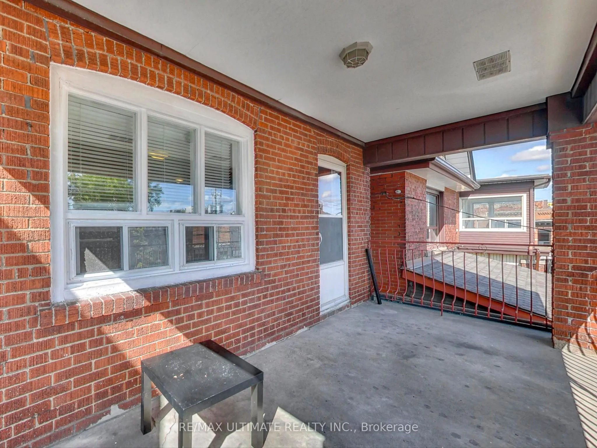 1654 Dufferin Street