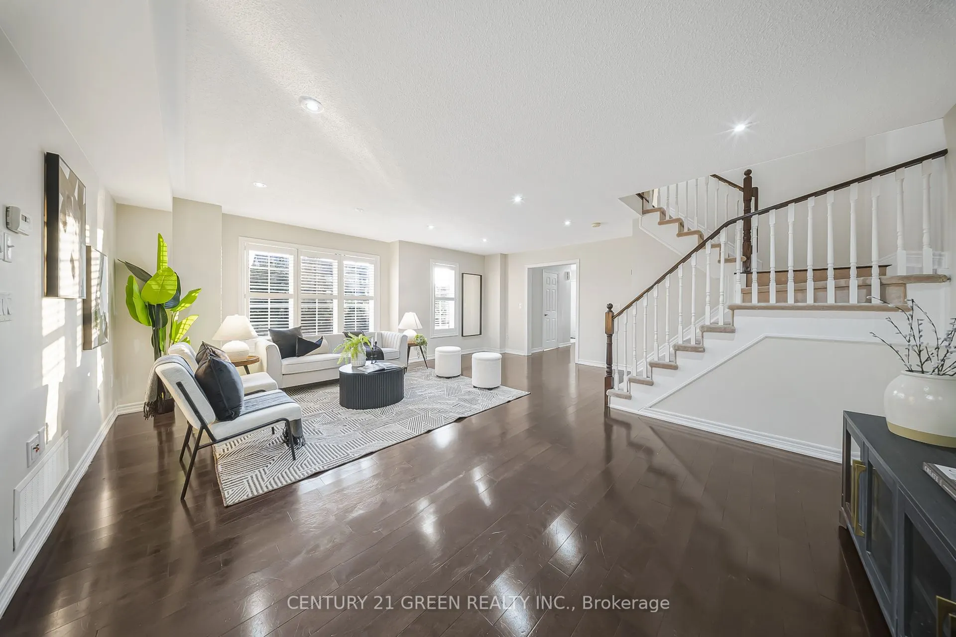 35 Samantha Crescent
