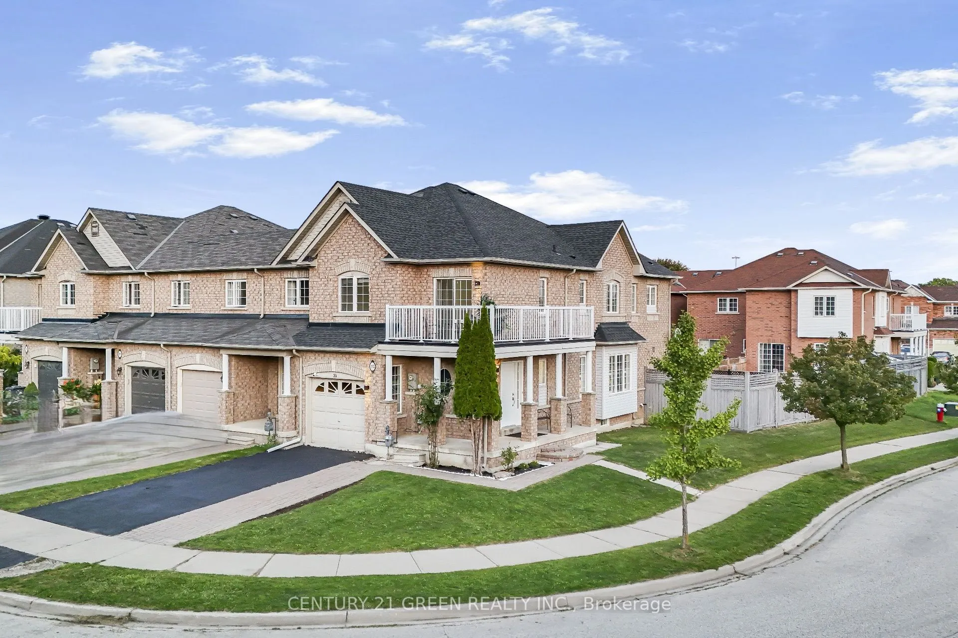 35 Samantha Crescent