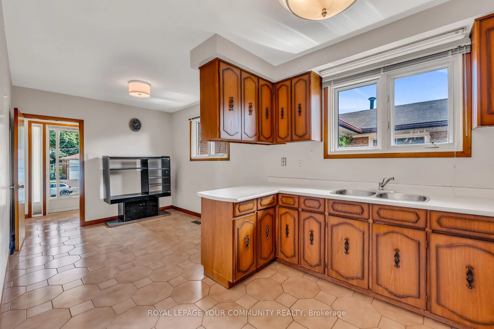 6 Hentob Court