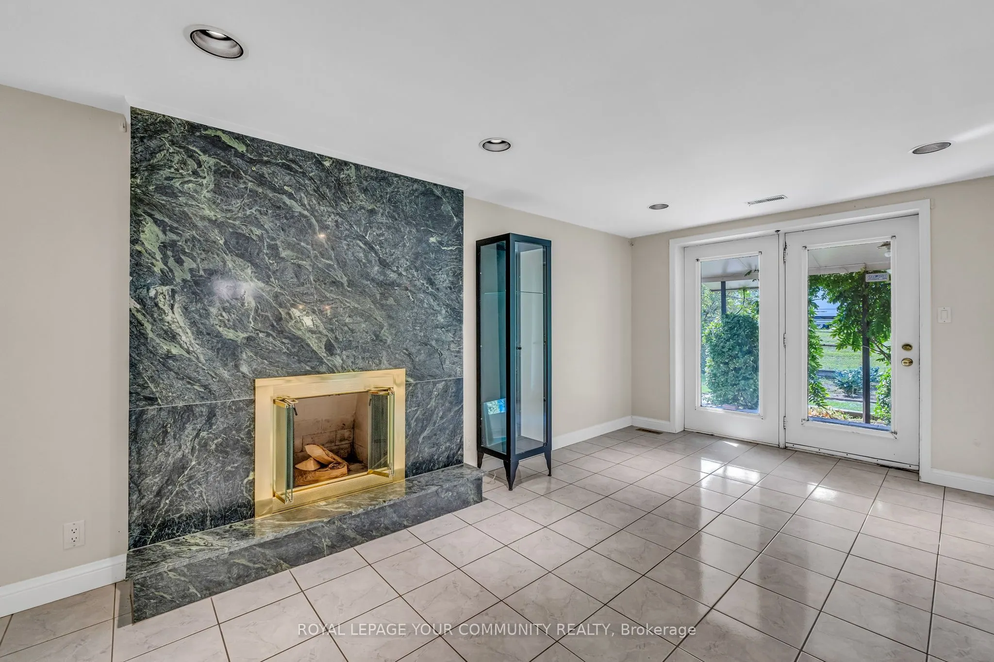 6 Hentob Court