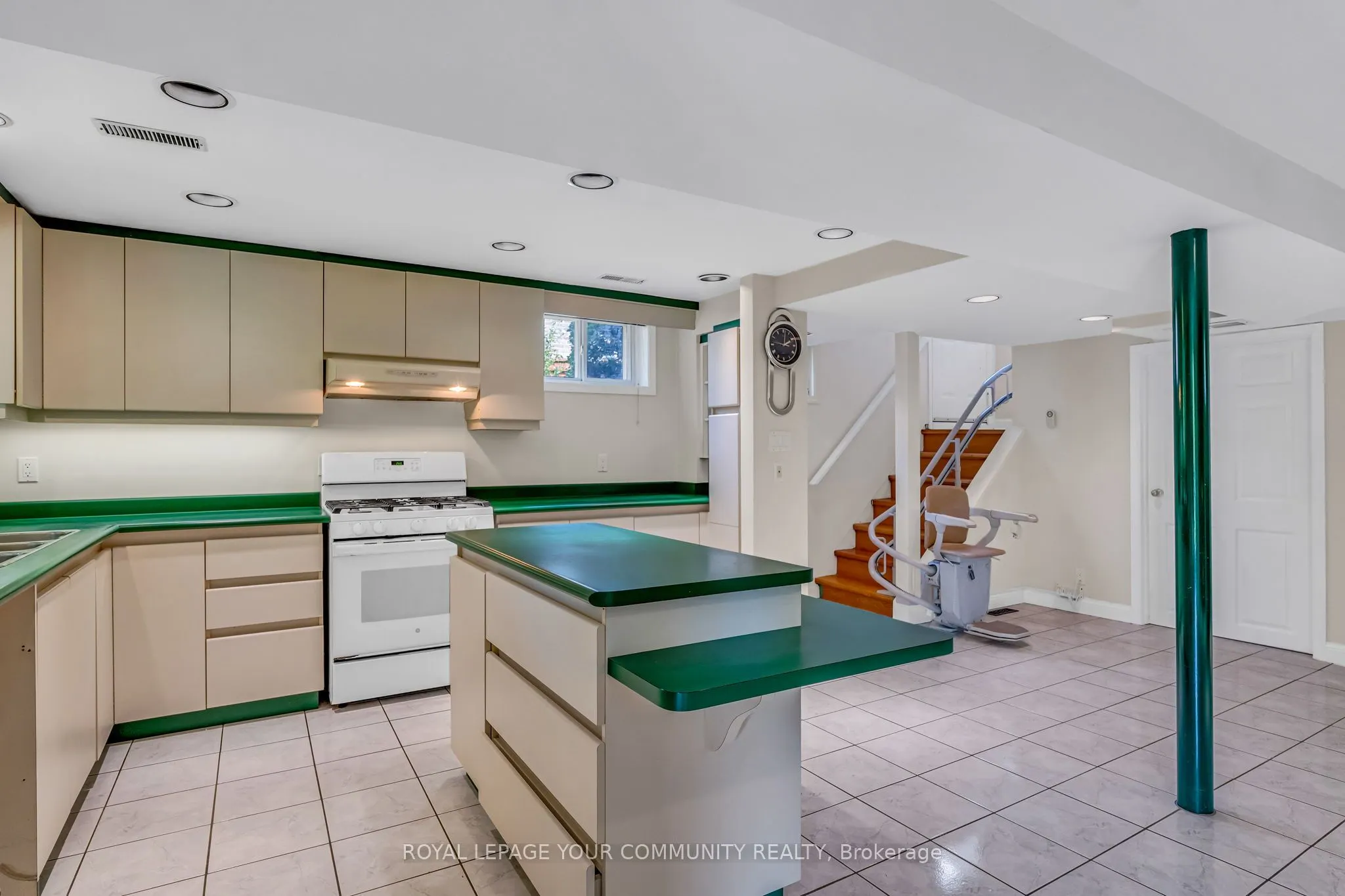 6 Hentob Court