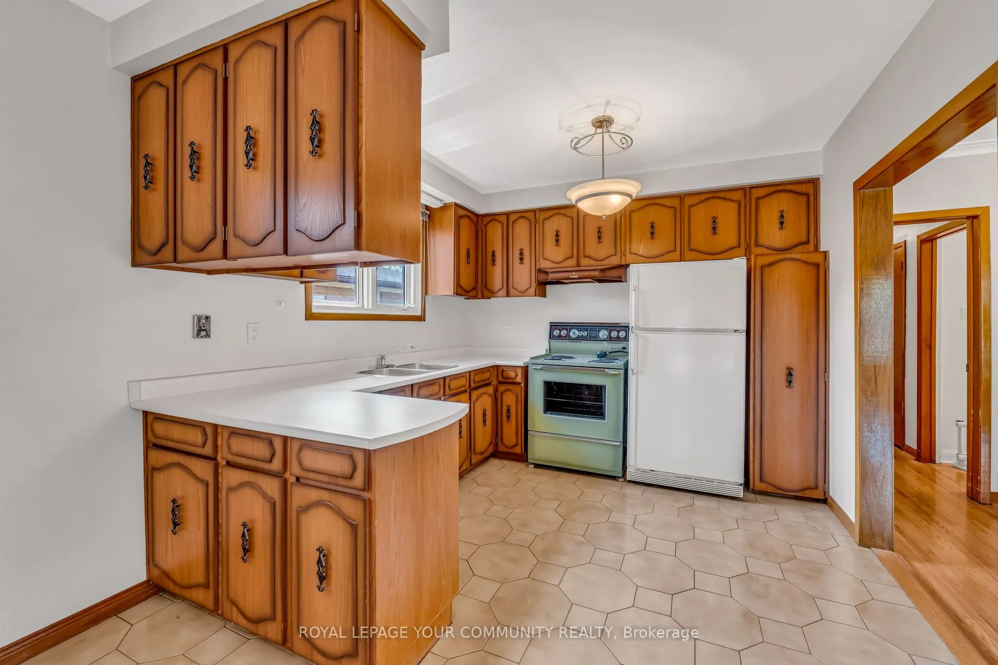 6 Hentob Court