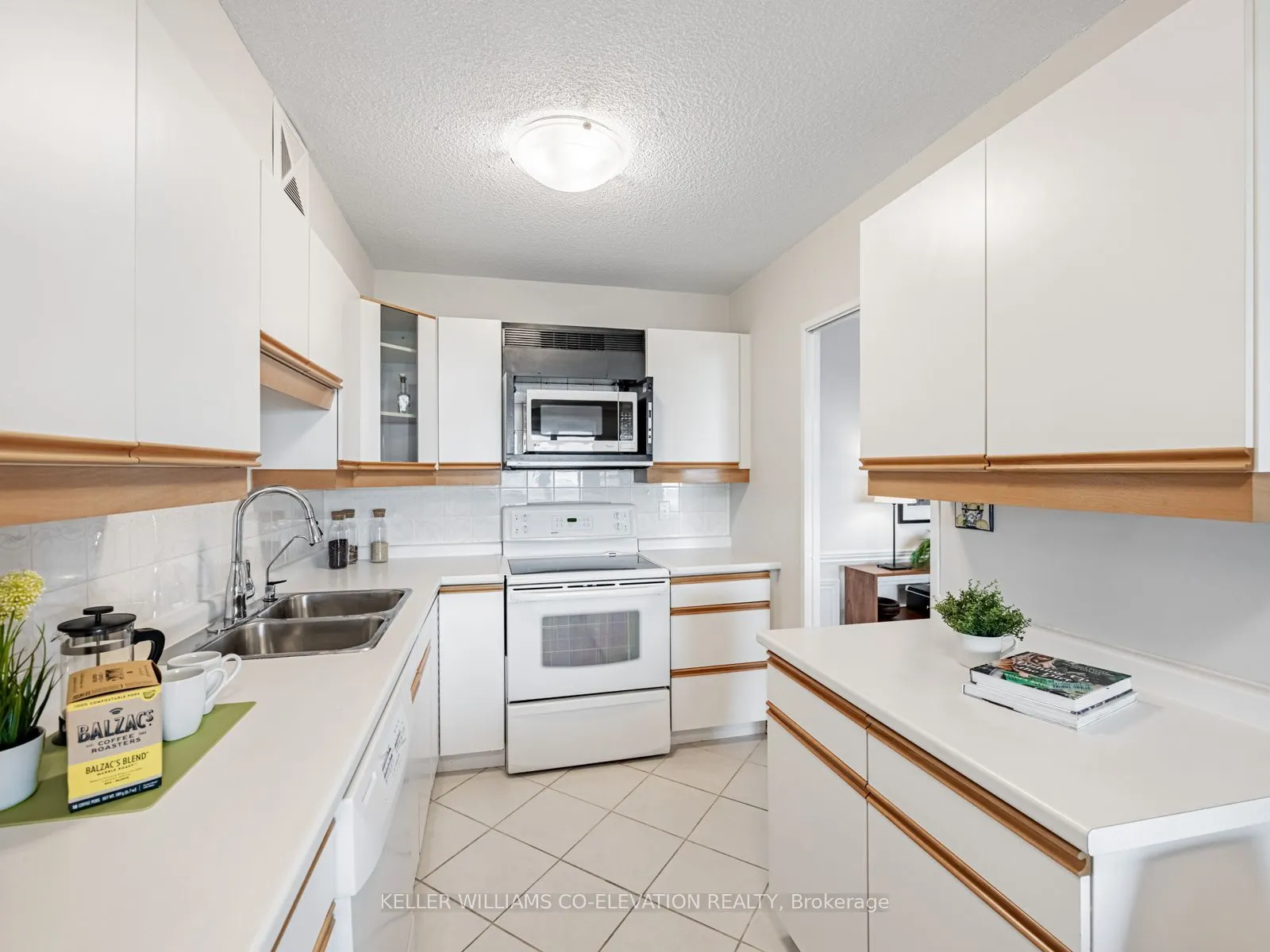 250 Scarlett Road, #2009