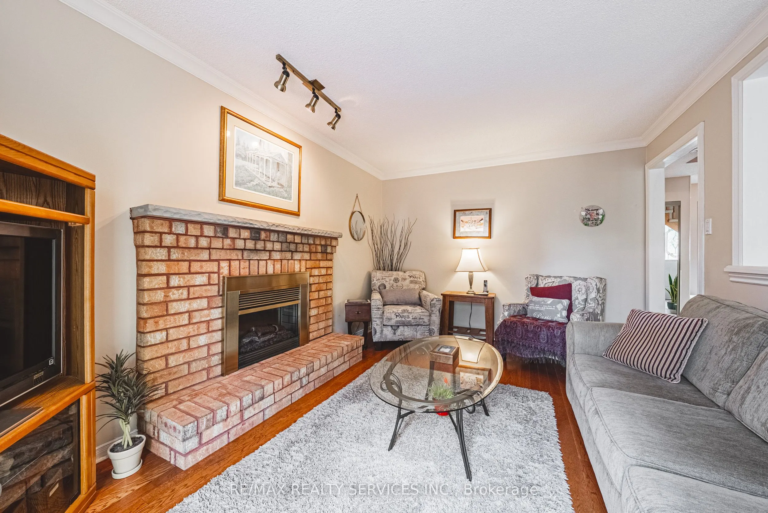 17 Cox Crescent