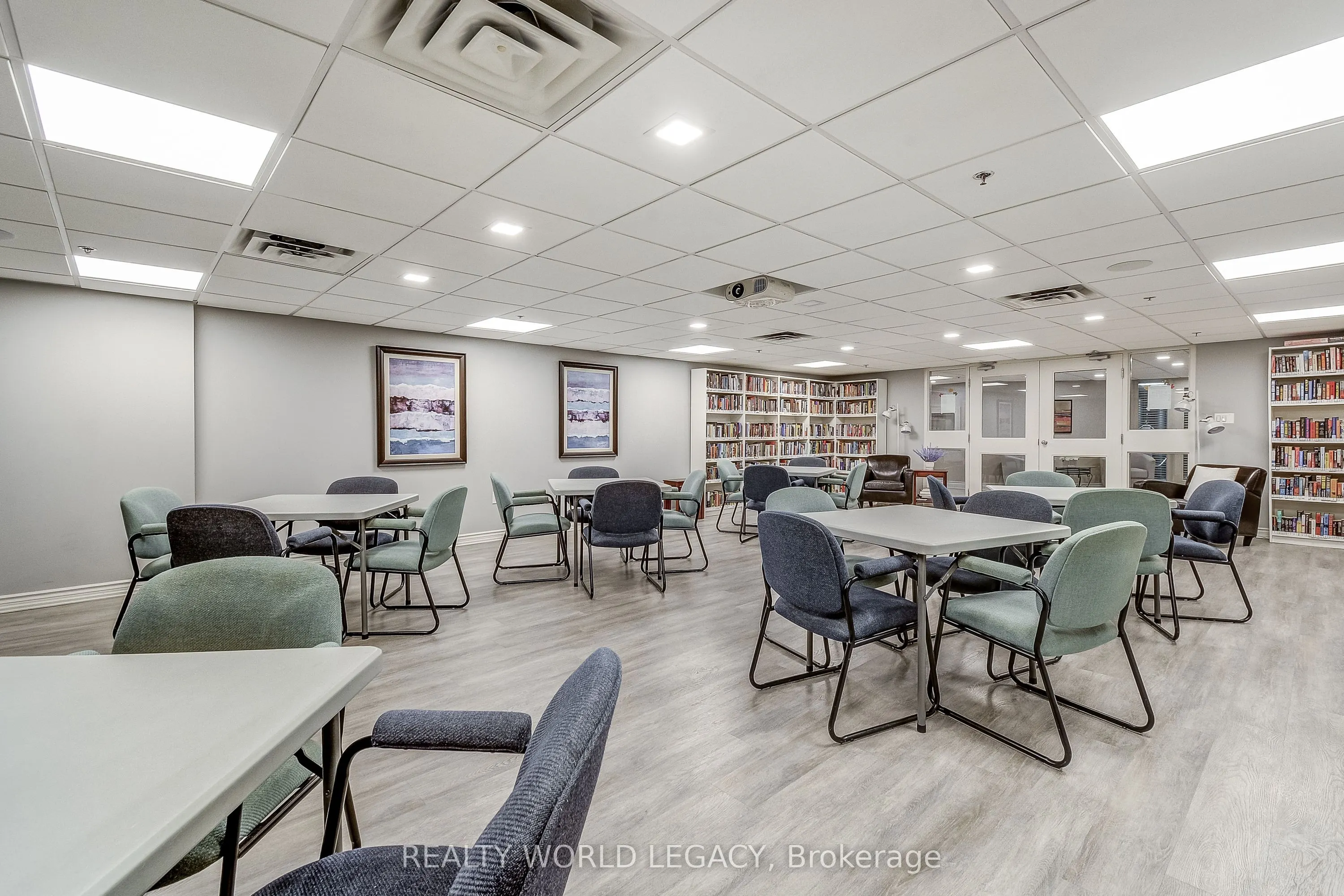 1237 North Shore Boulevard E, #906