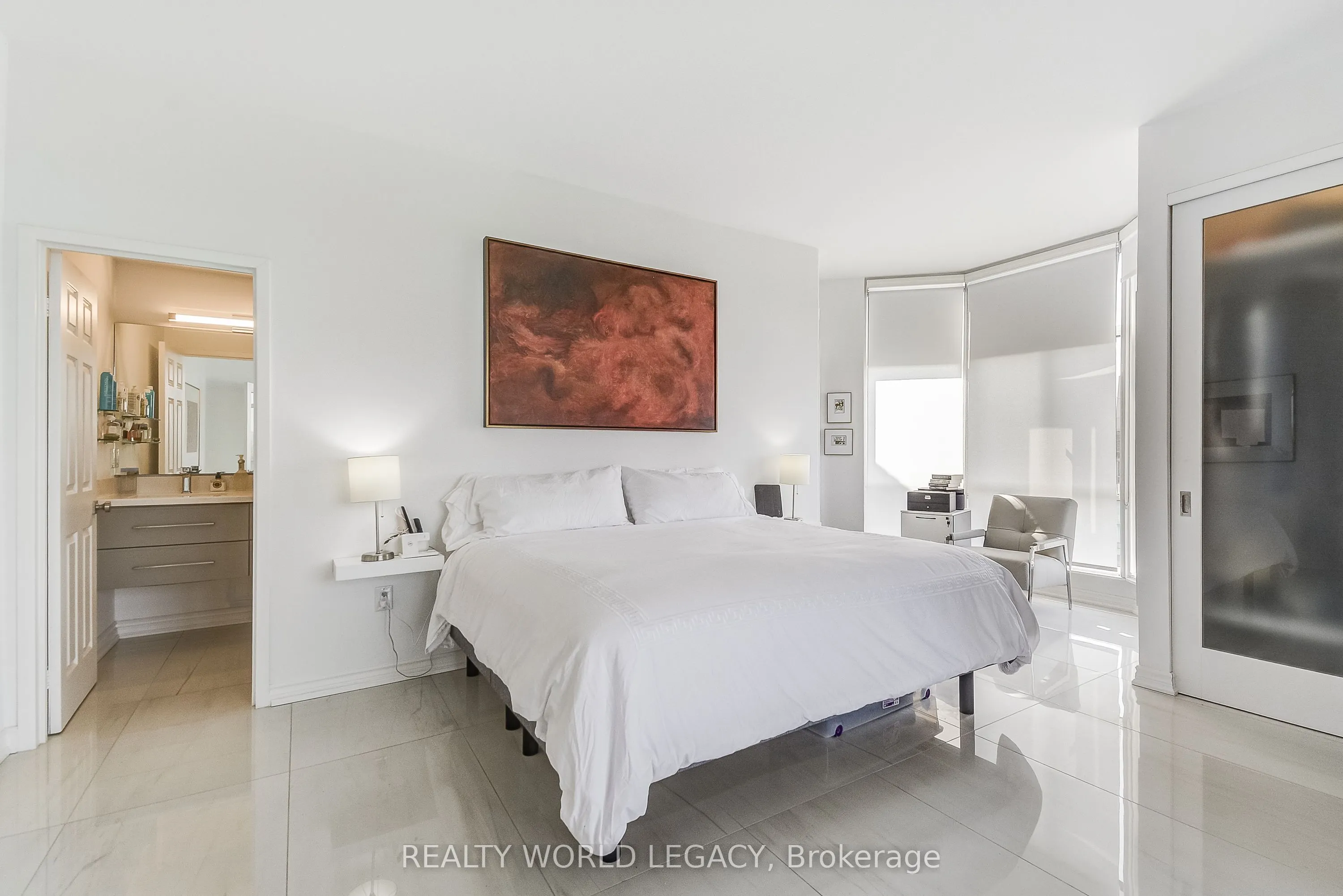 1237 North Shore Boulevard E, #906
