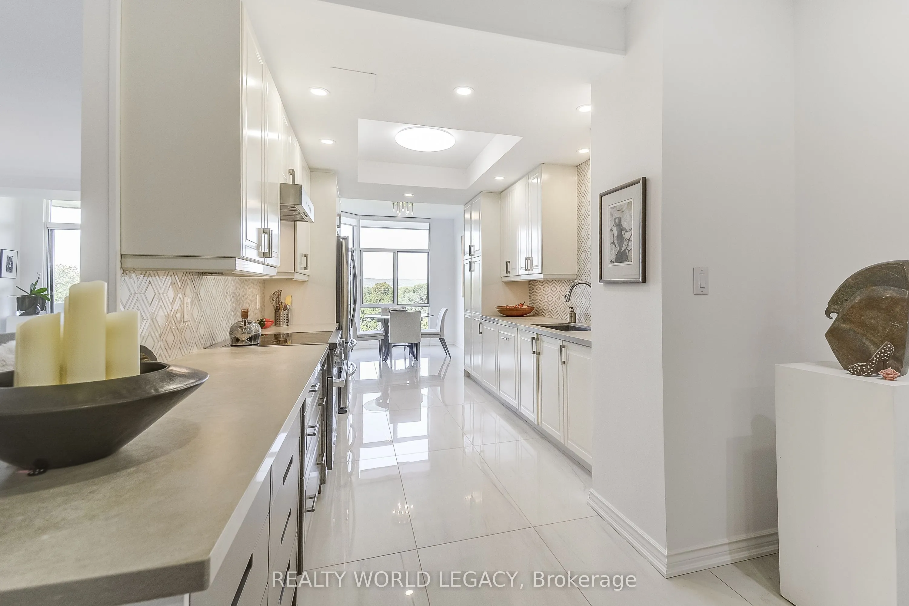 1237 North Shore Boulevard E, #906