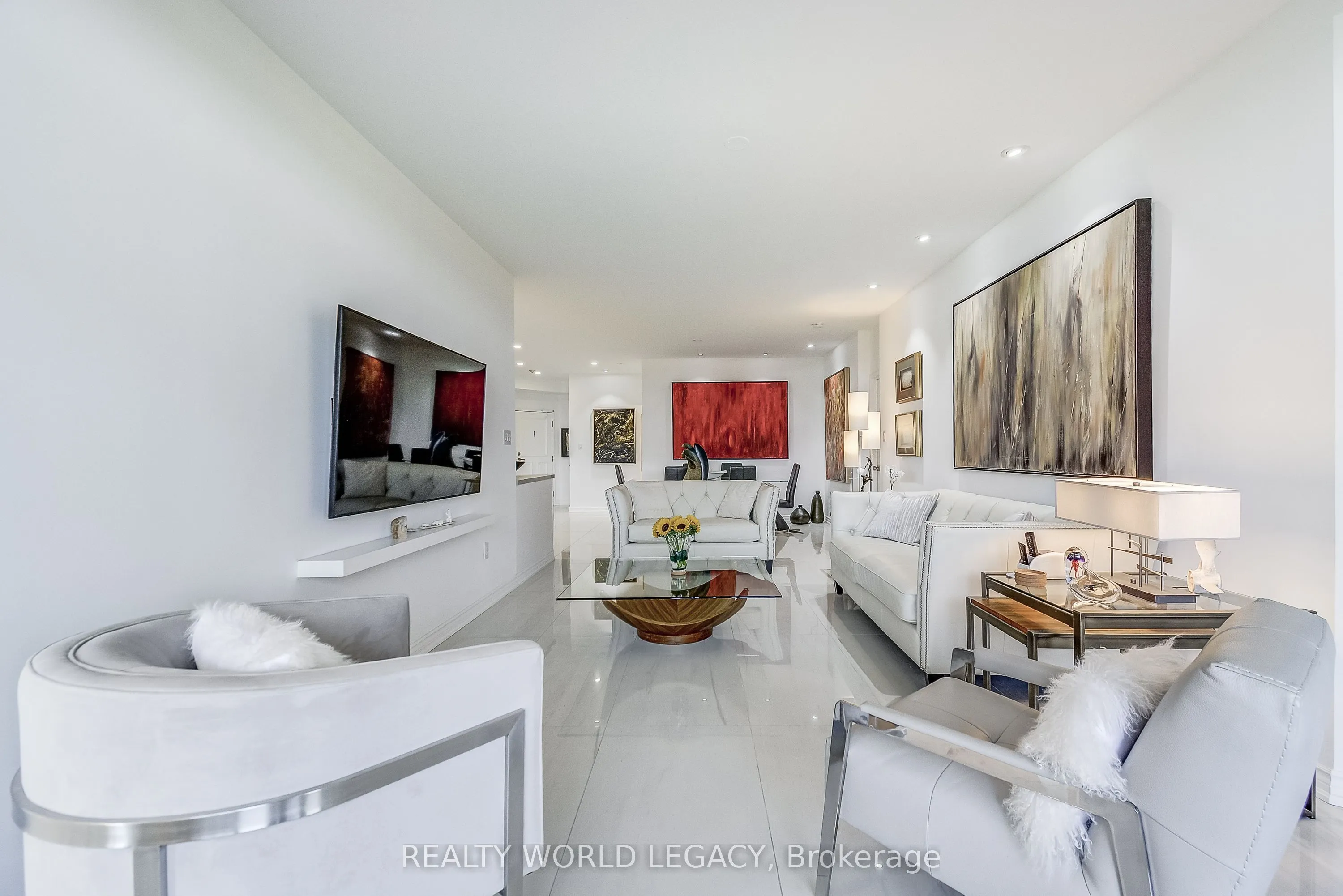 1237 North Shore Boulevard E, #906