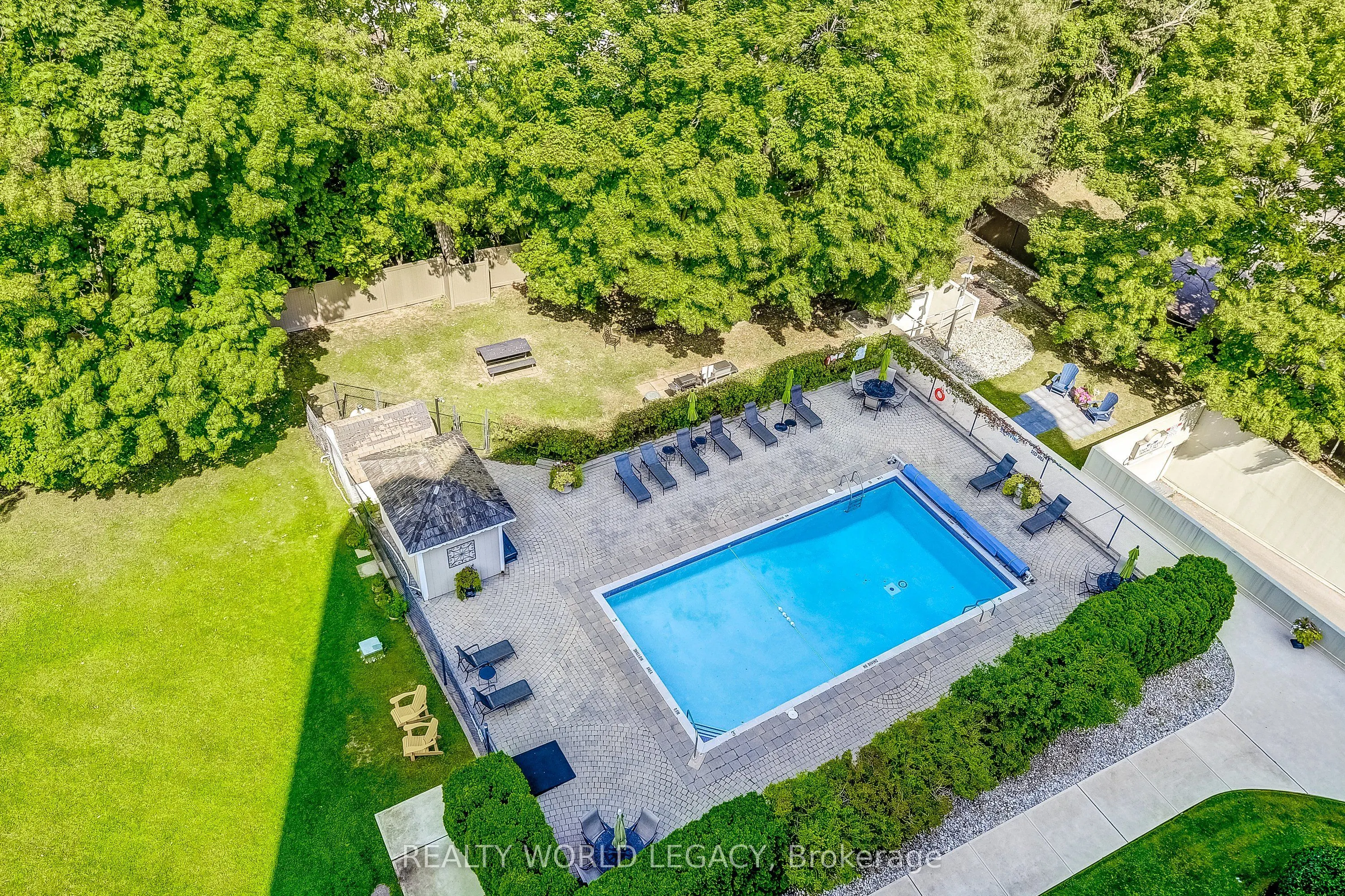 1237 North Shore Boulevard E, #906
