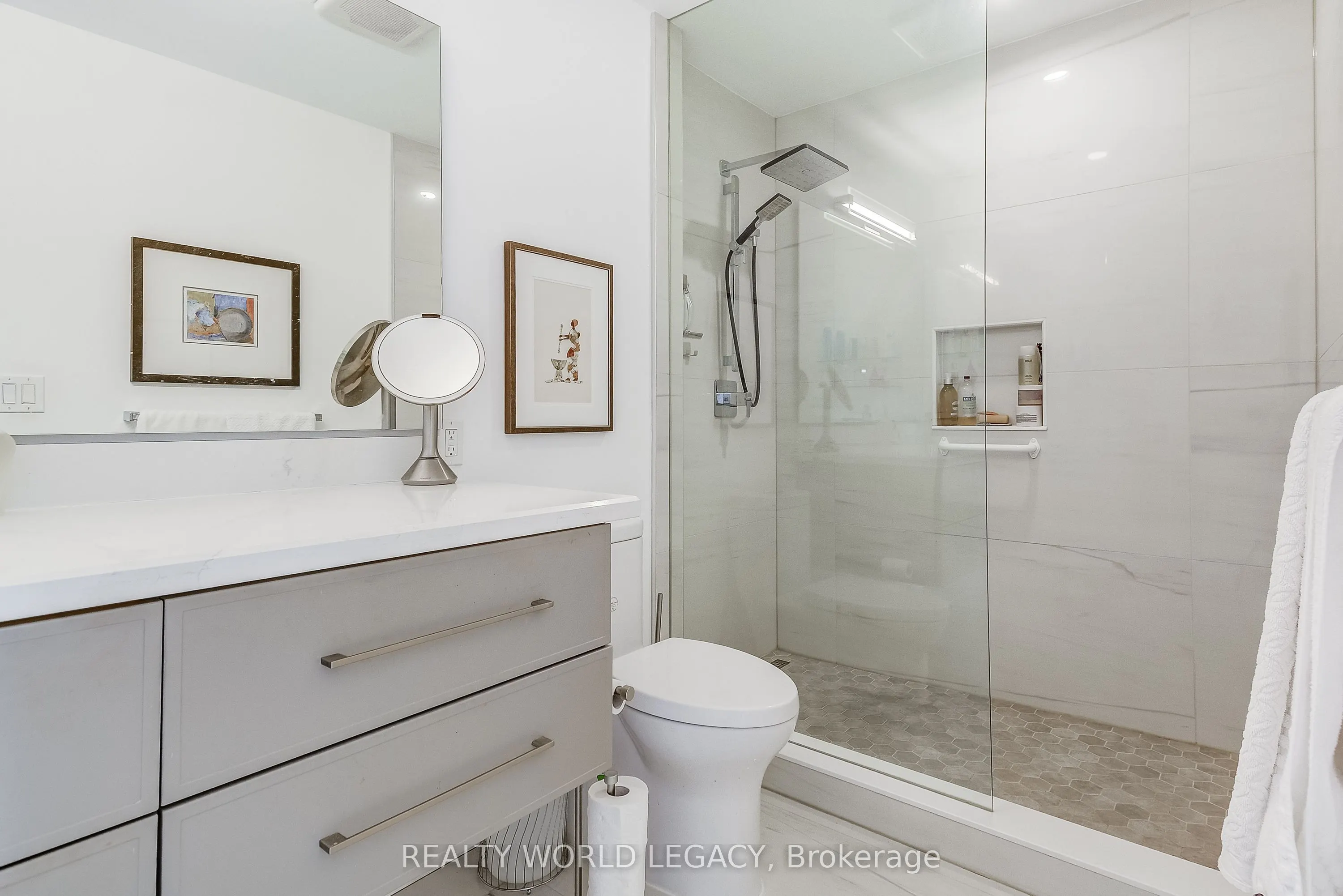 1237 North Shore Boulevard E, #906
