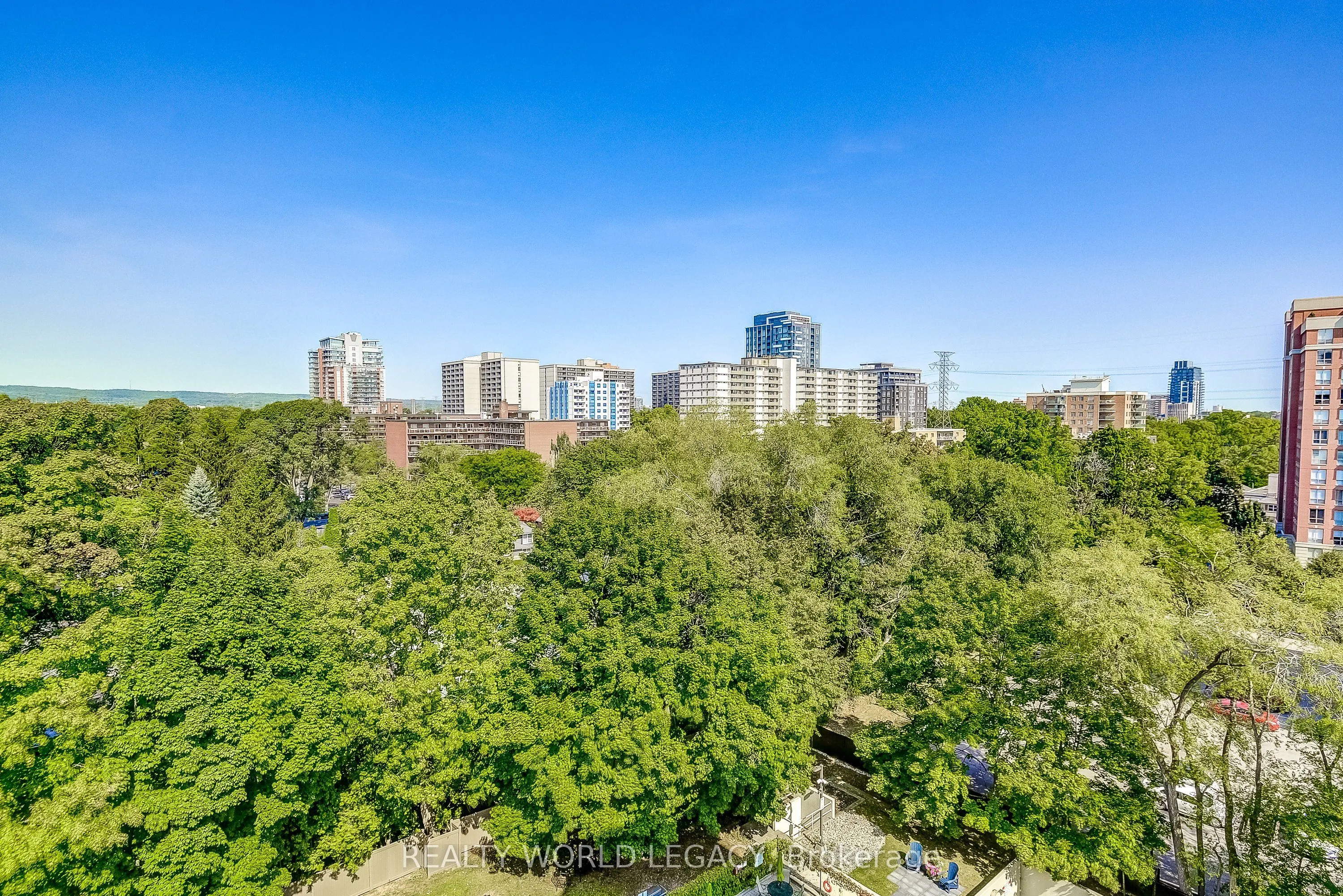 1237 North Shore Boulevard E, #906