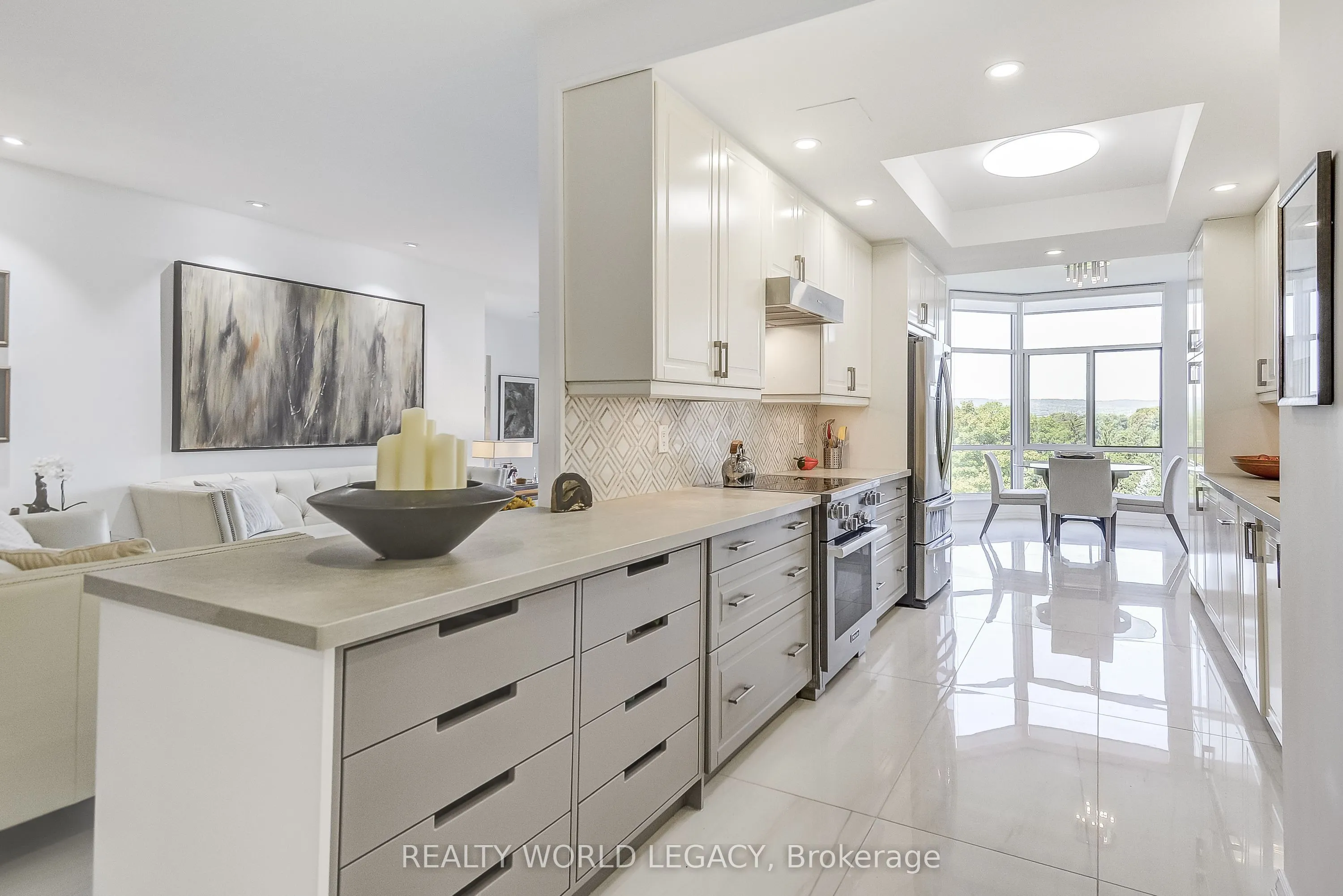 1237 North Shore Boulevard E, #906