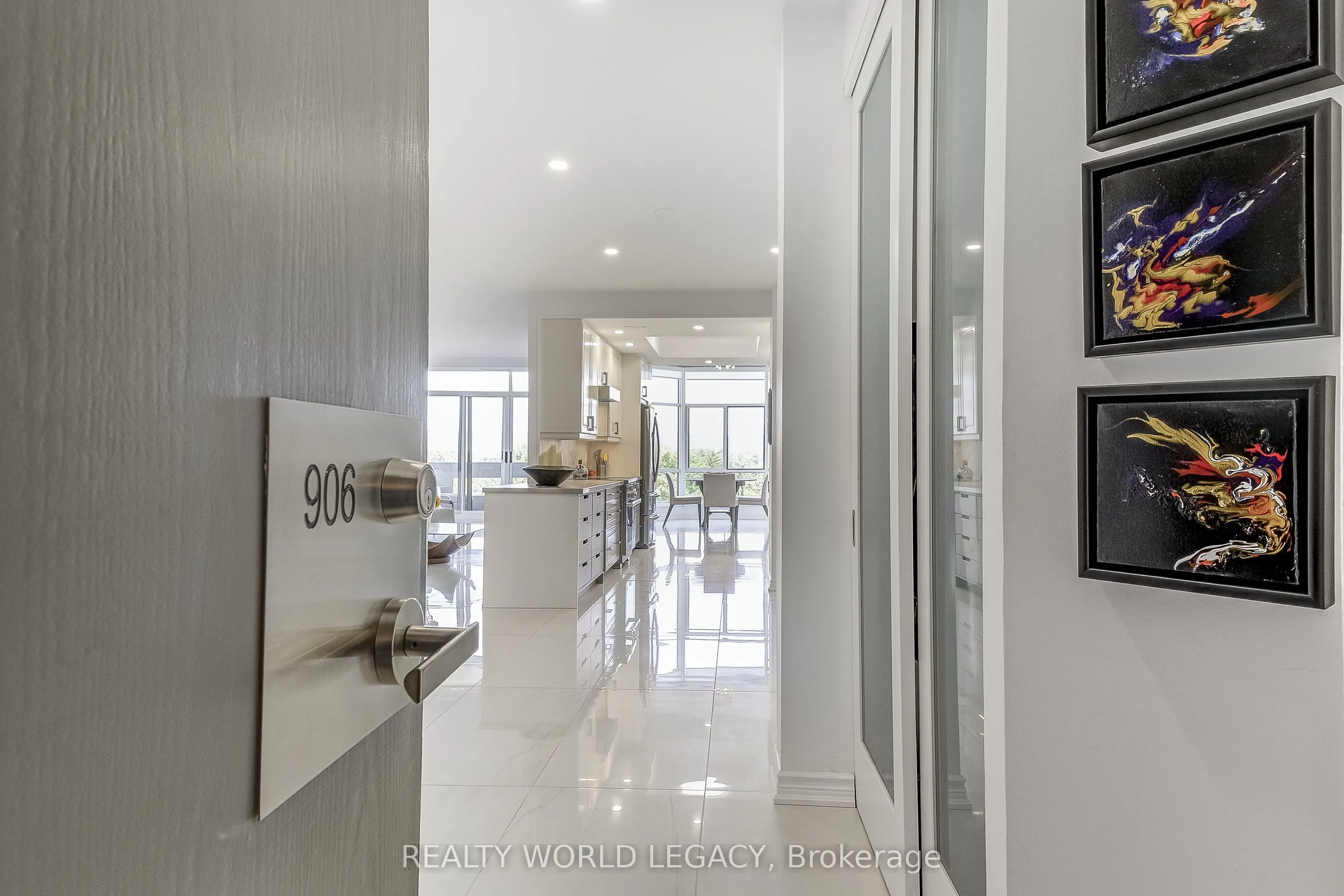 1237 North Shore Boulevard E, #906