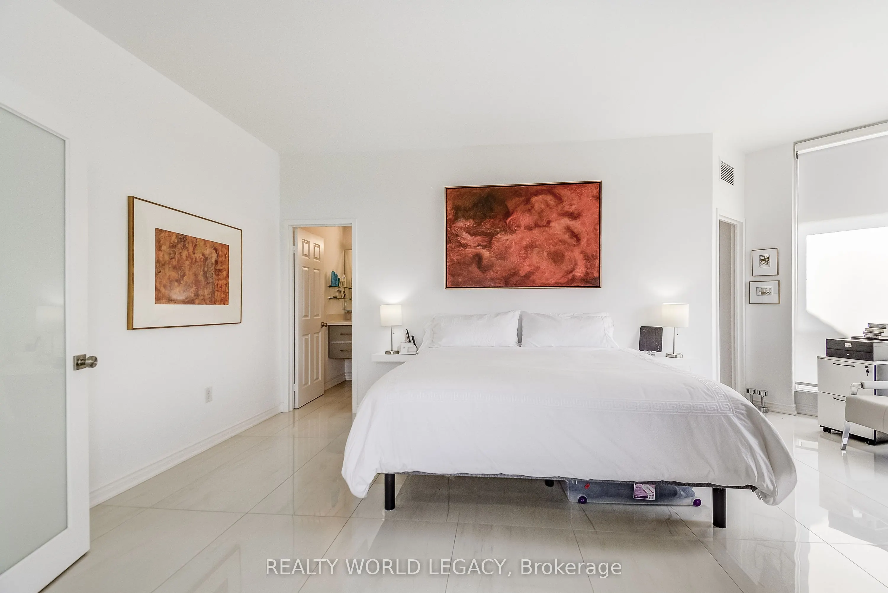 1237 North Shore Boulevard E, #906