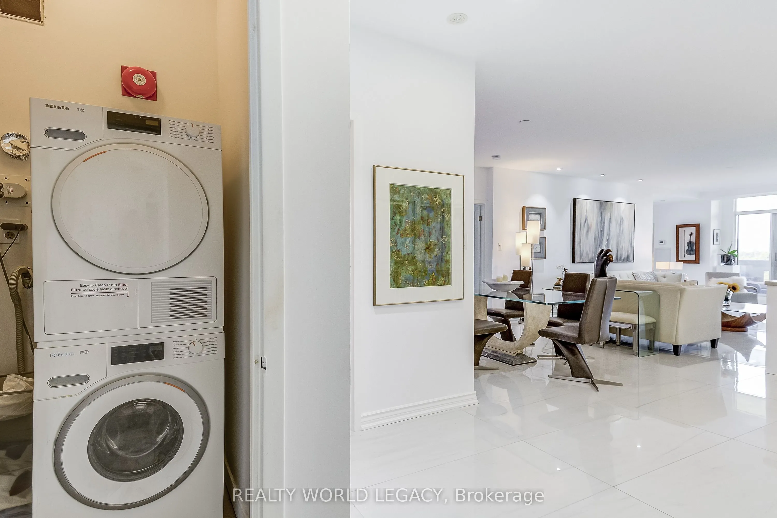 1237 North Shore Boulevard E, #906