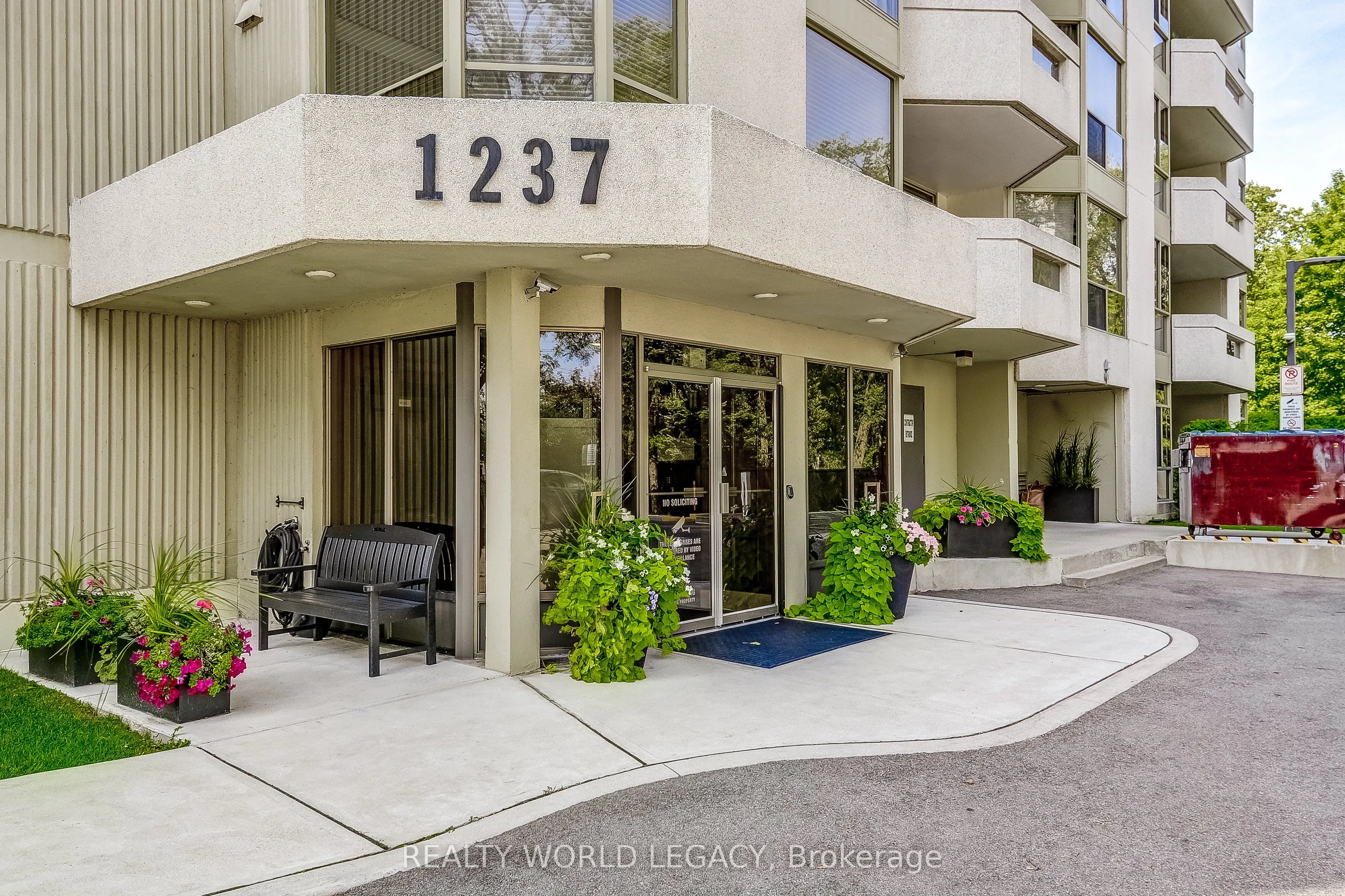 1237 North Shore Boulevard E, #906