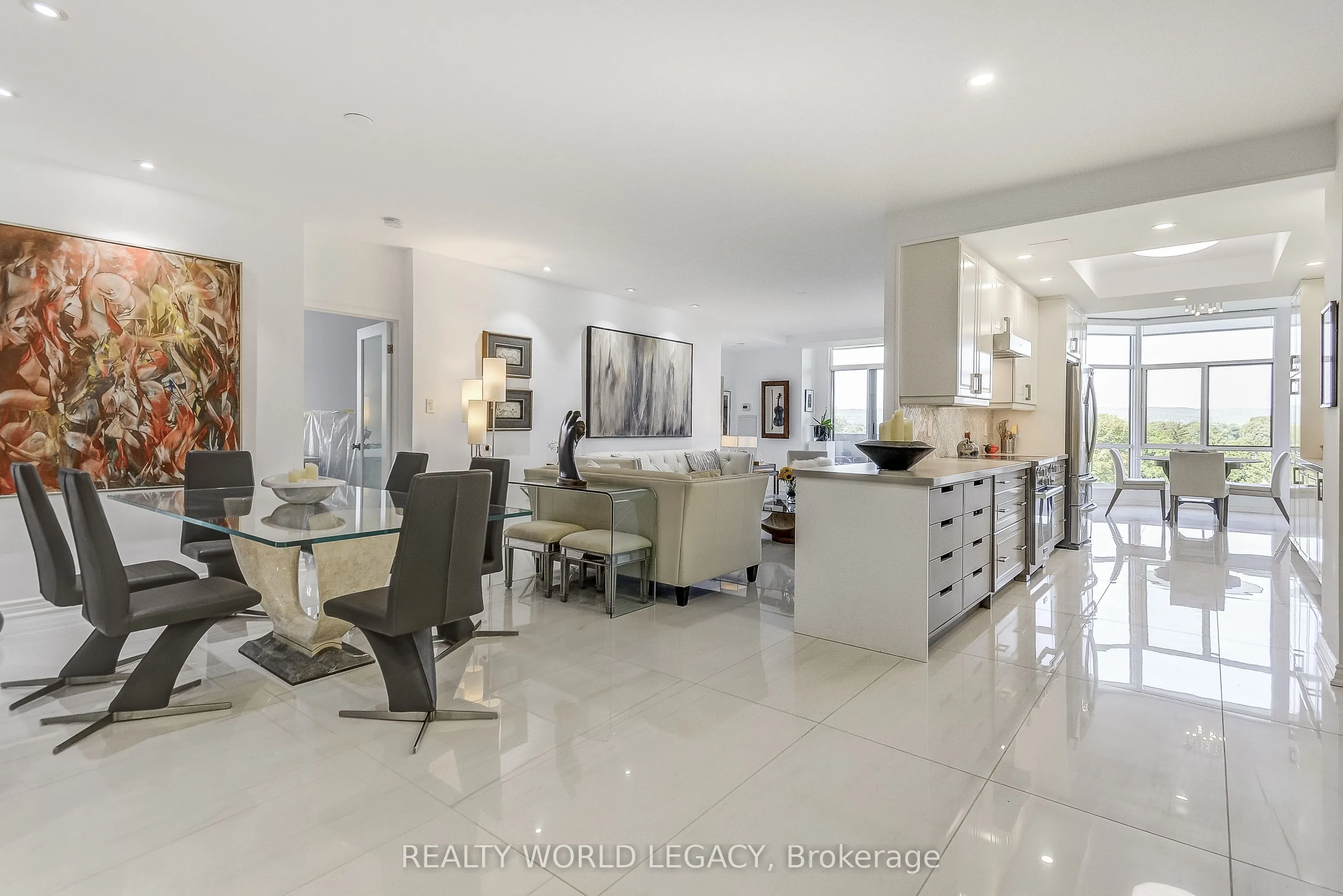 1237 North Shore Boulevard E, #906