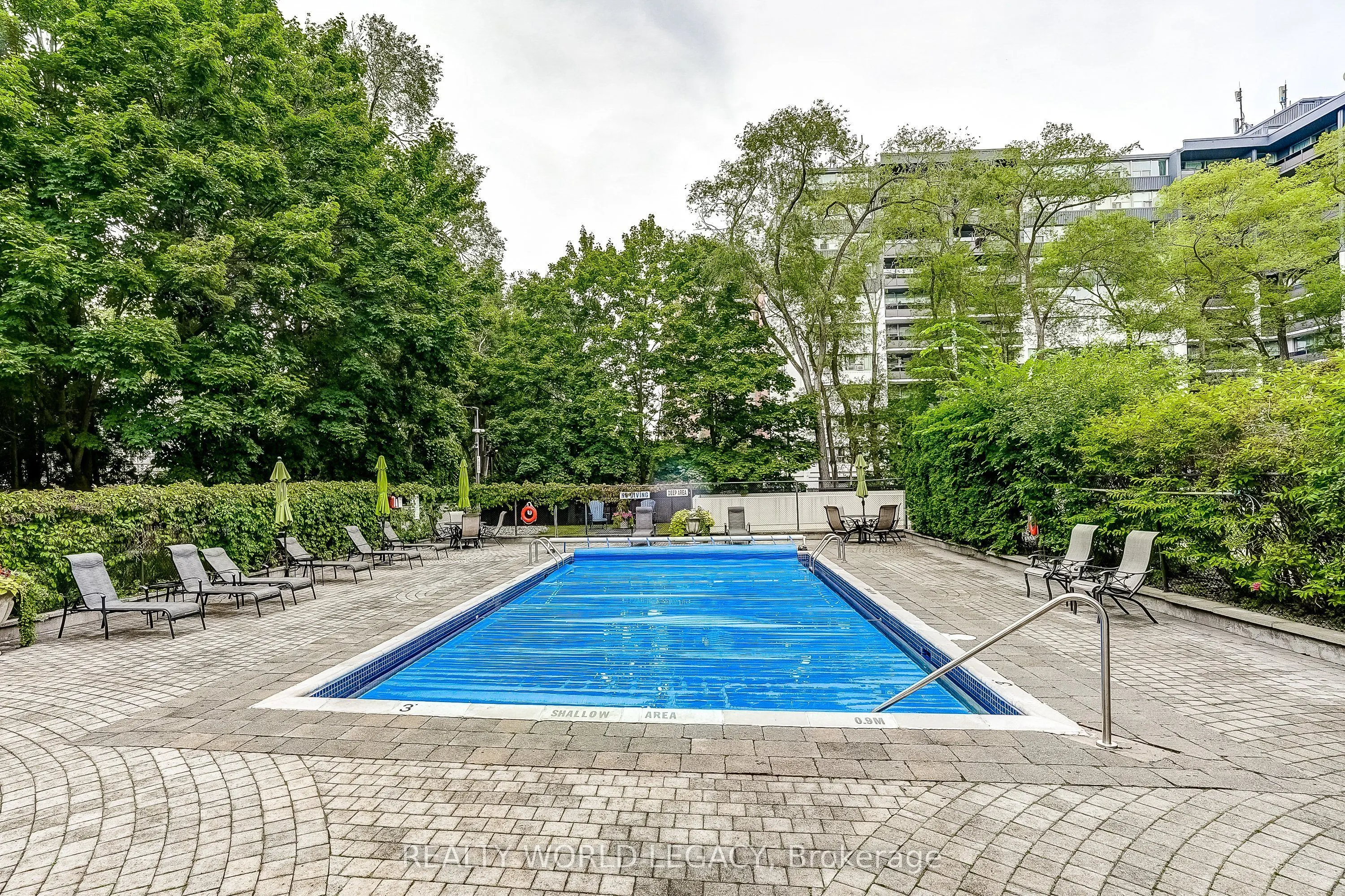 1237 North Shore Boulevard E, #906