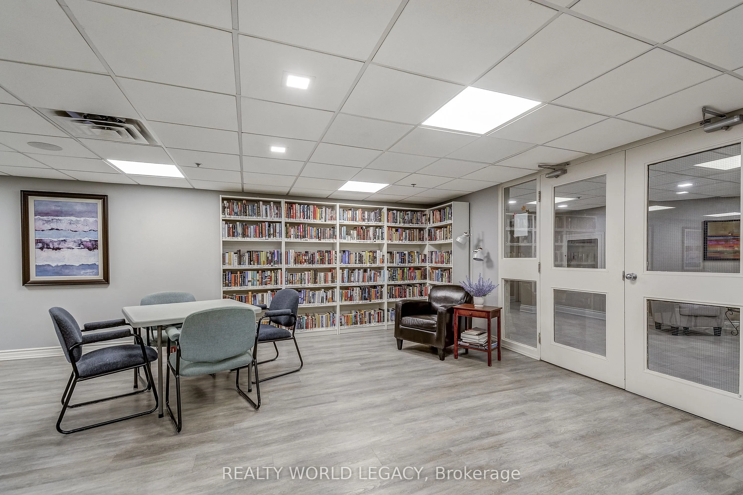 1237 North Shore Boulevard E, #906