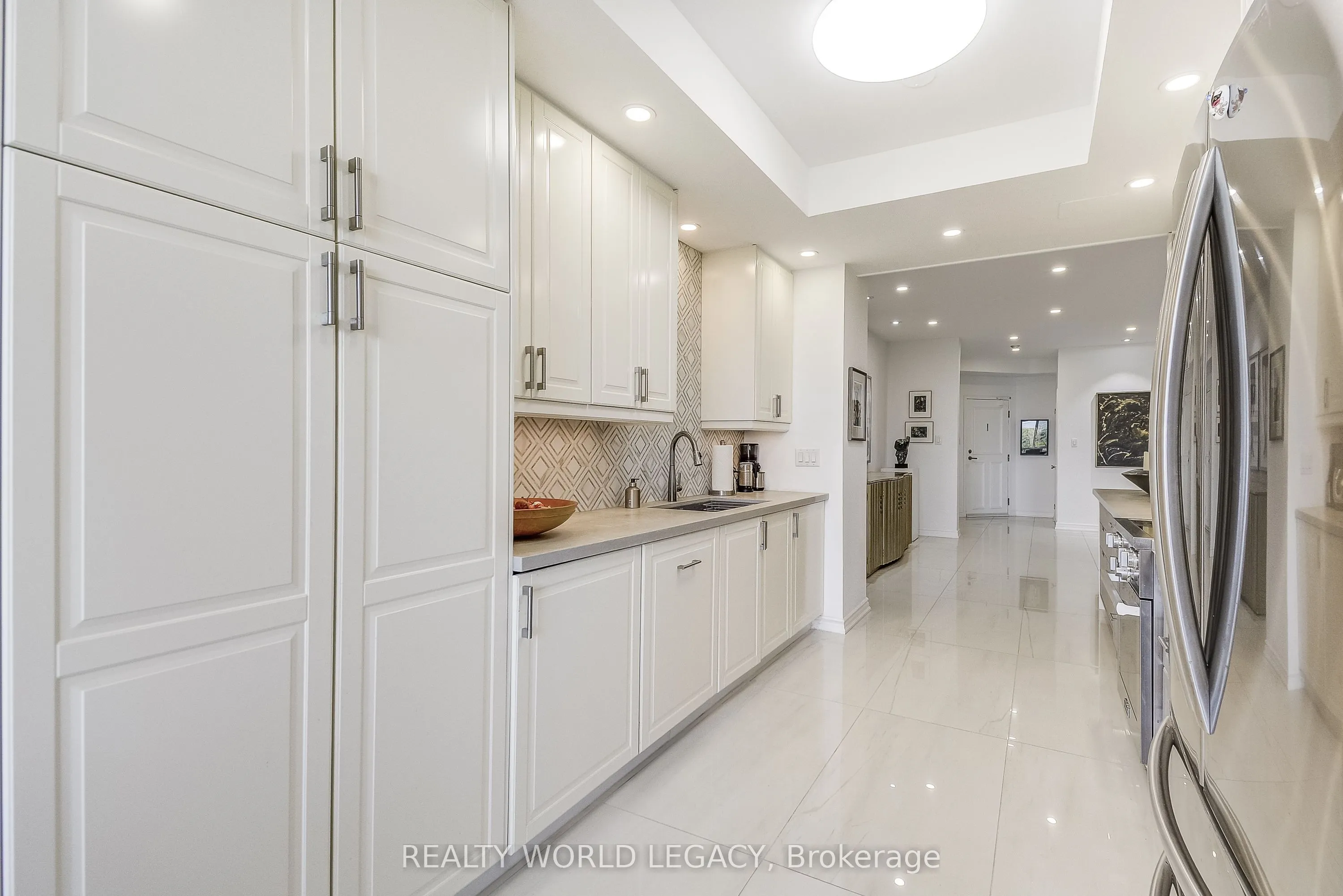 1237 North Shore Boulevard E, #906