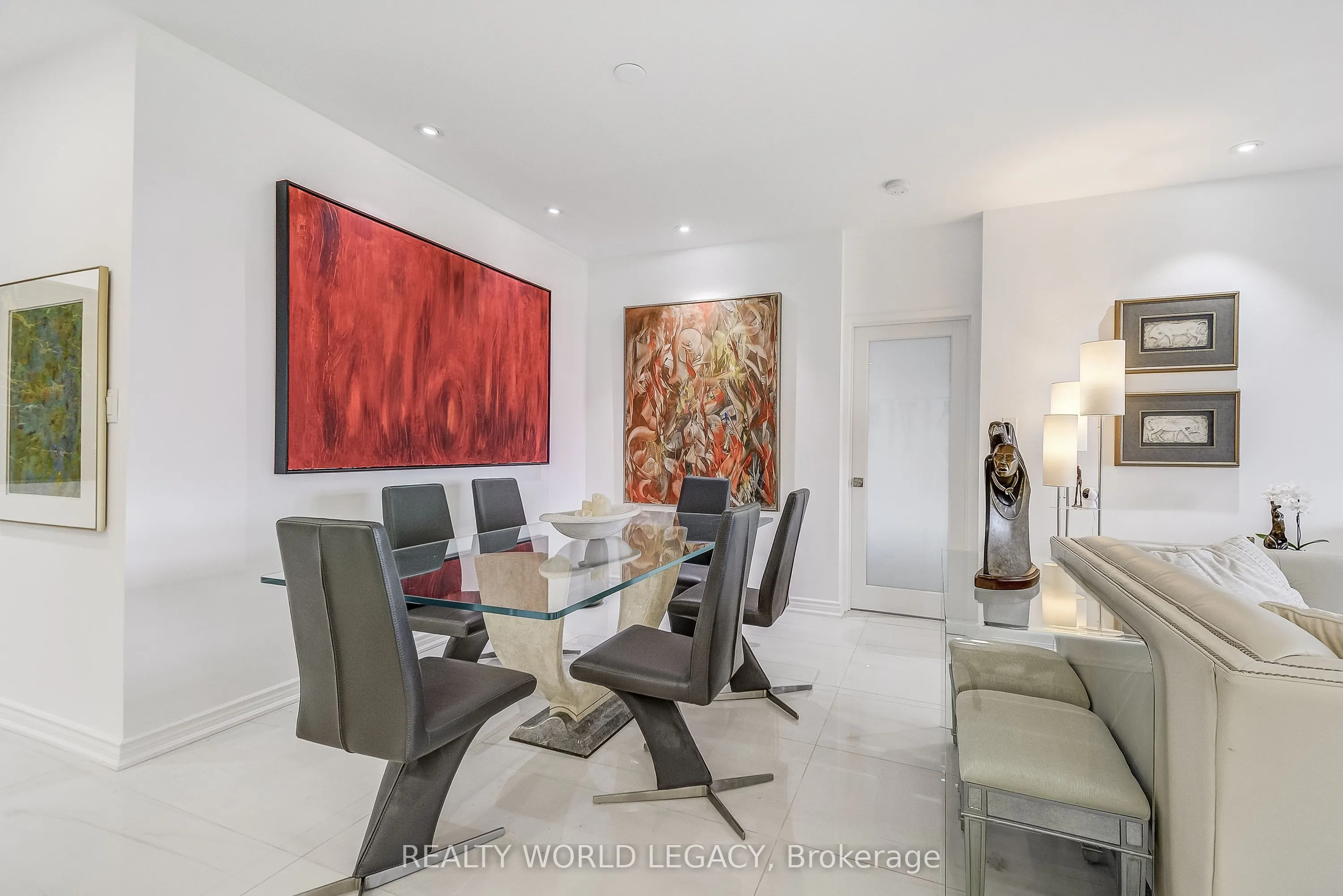 1237 North Shore Boulevard E, #906