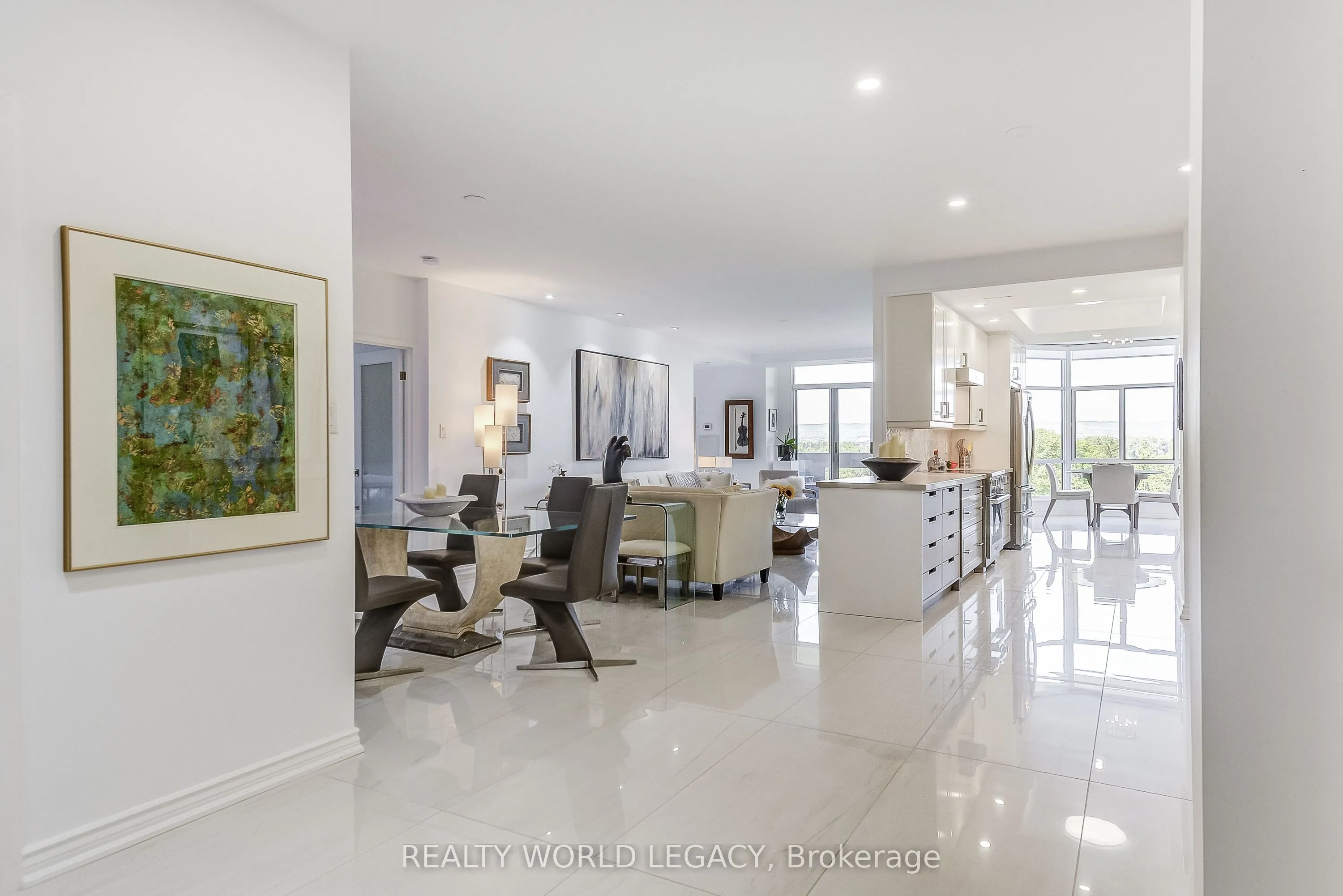 1237 North Shore Boulevard E, #906